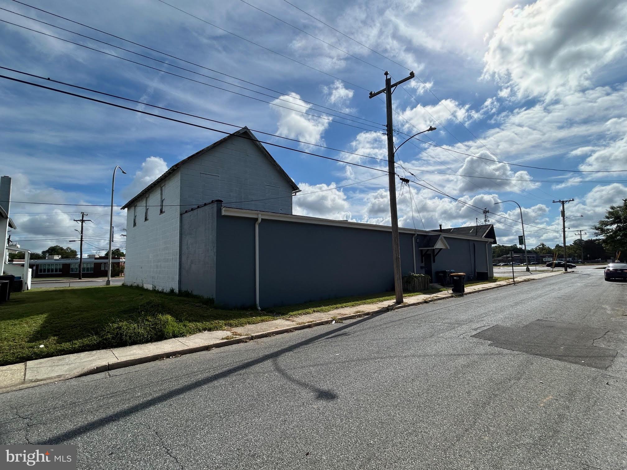 141 S DUPONT BOULEVARD