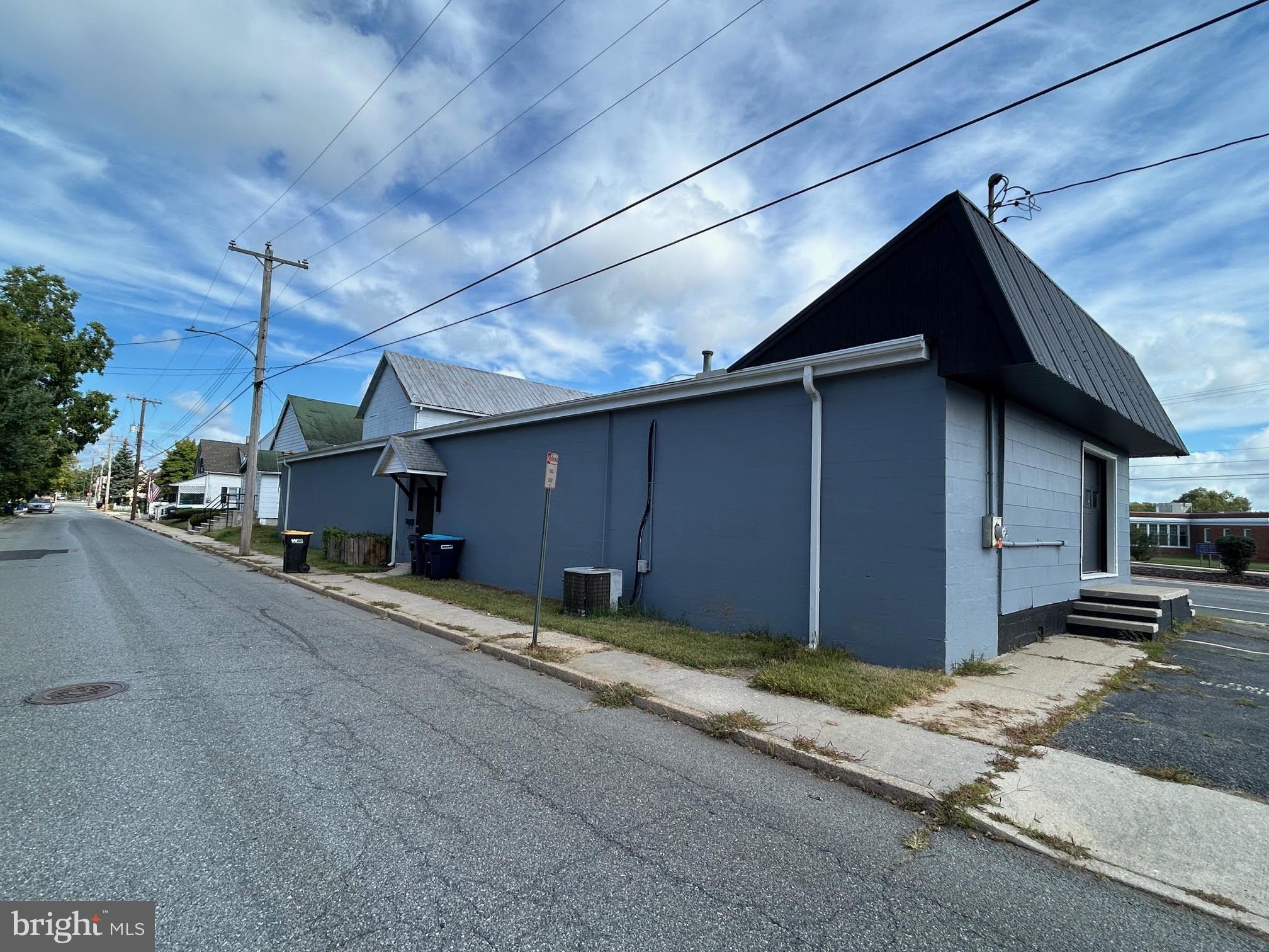 141 S DUPONT BOULEVARD