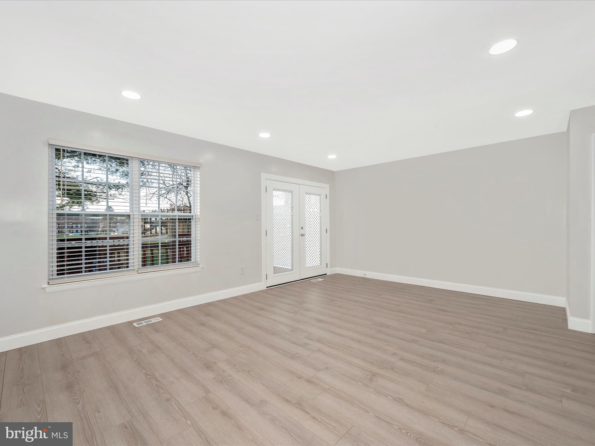 FAIRLAND FARMS - Residential