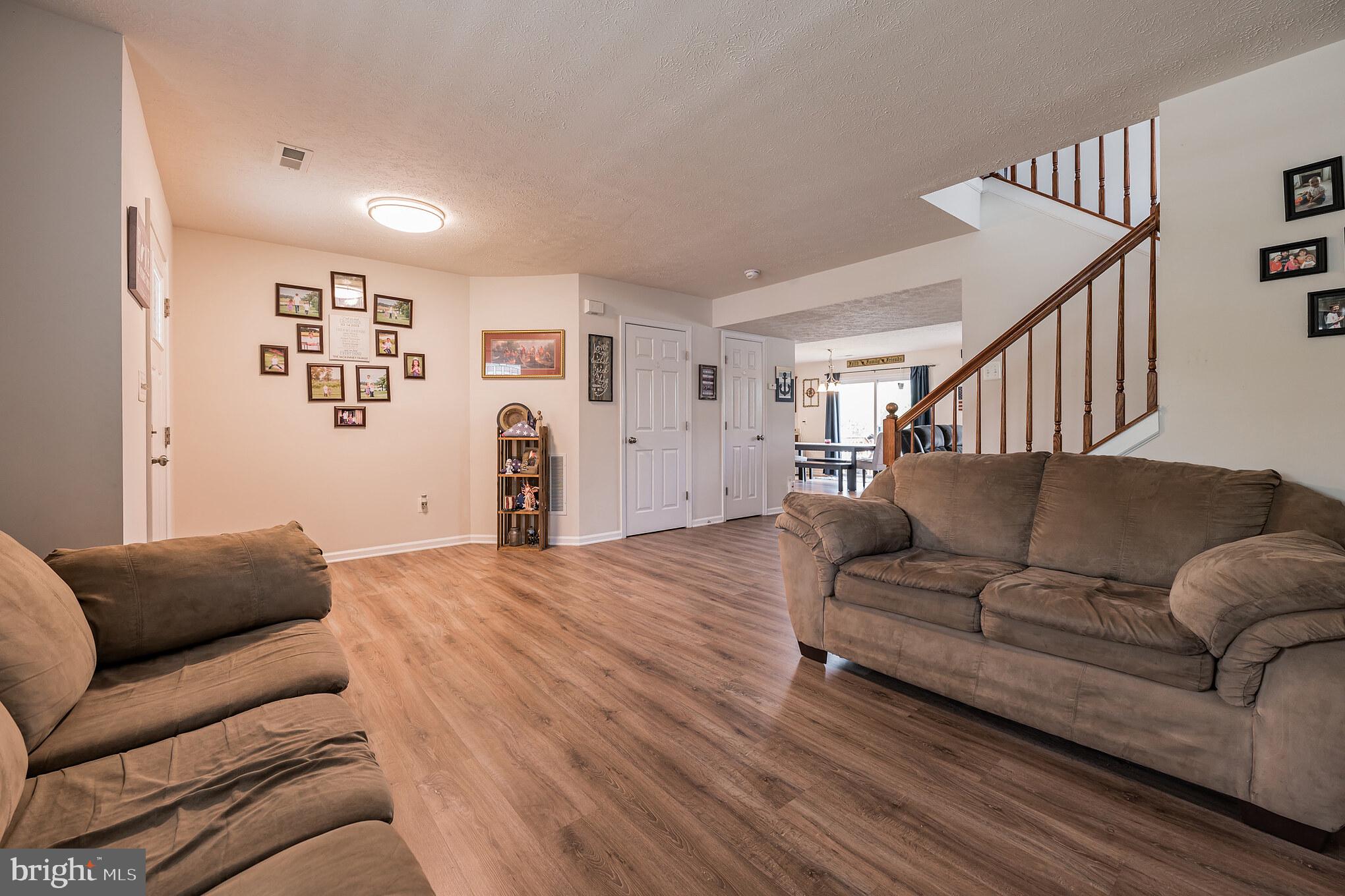 CATTAIL COMMONS - Residential