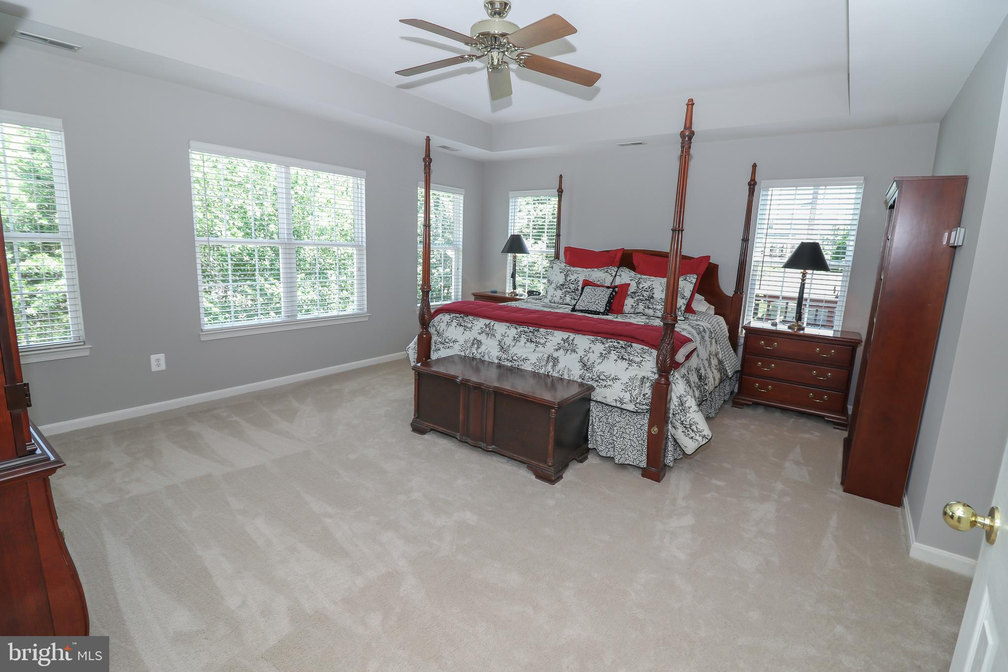 SOUTH RIDING - Residential