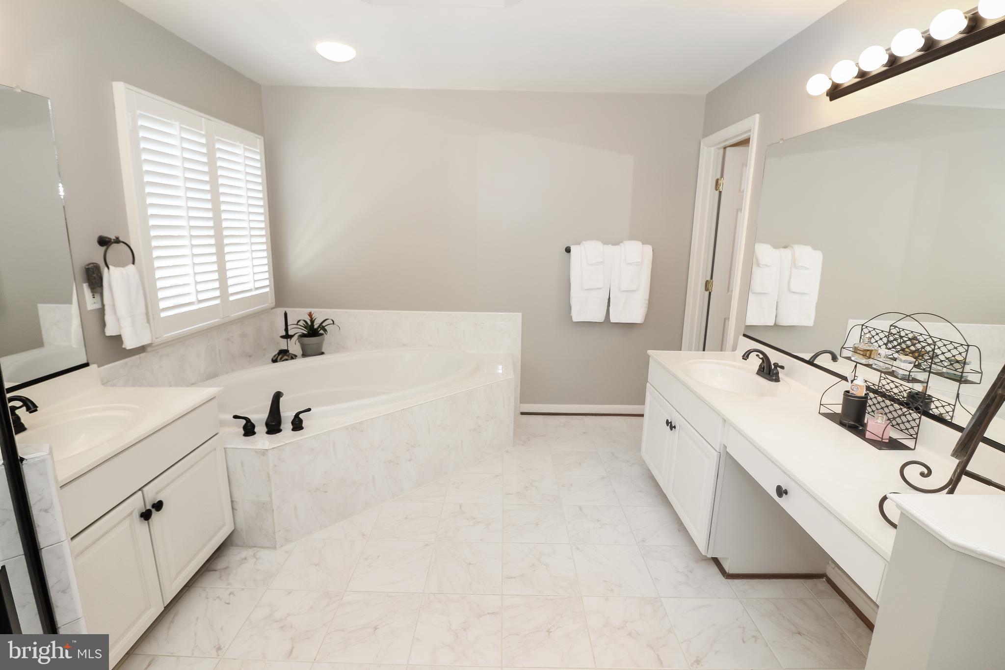 SOUTH RIDING - Residential