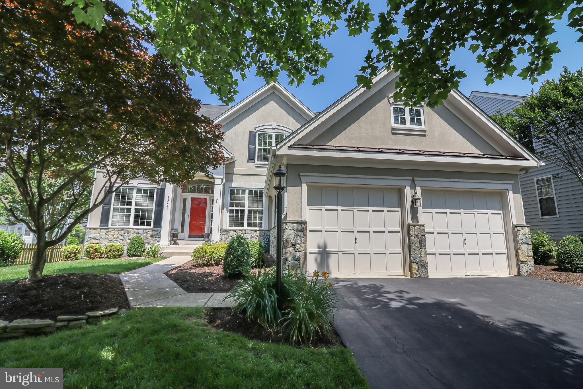 SOUTH RIDING - Residential