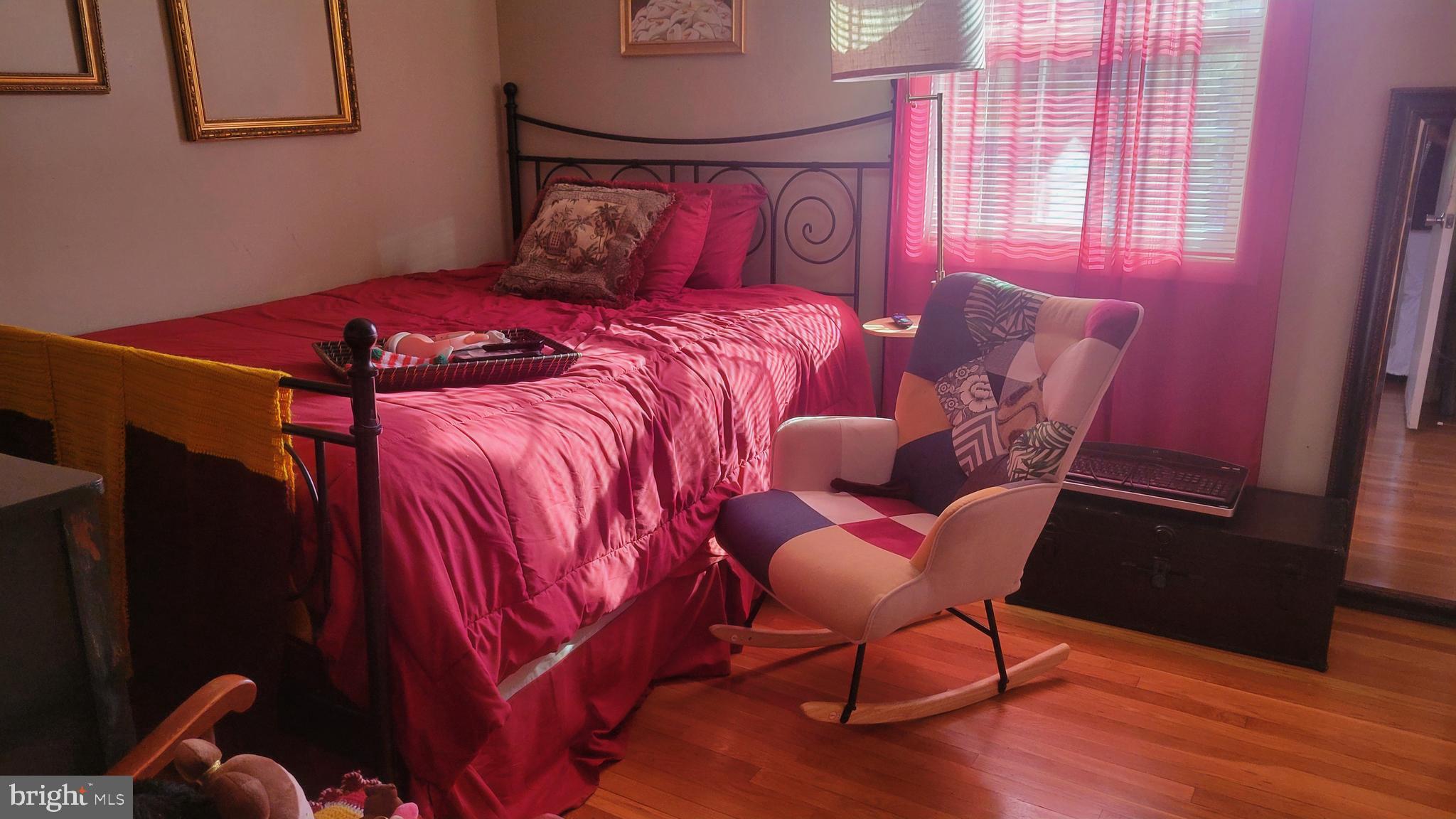 CHRIS MAR MANOR - Residential