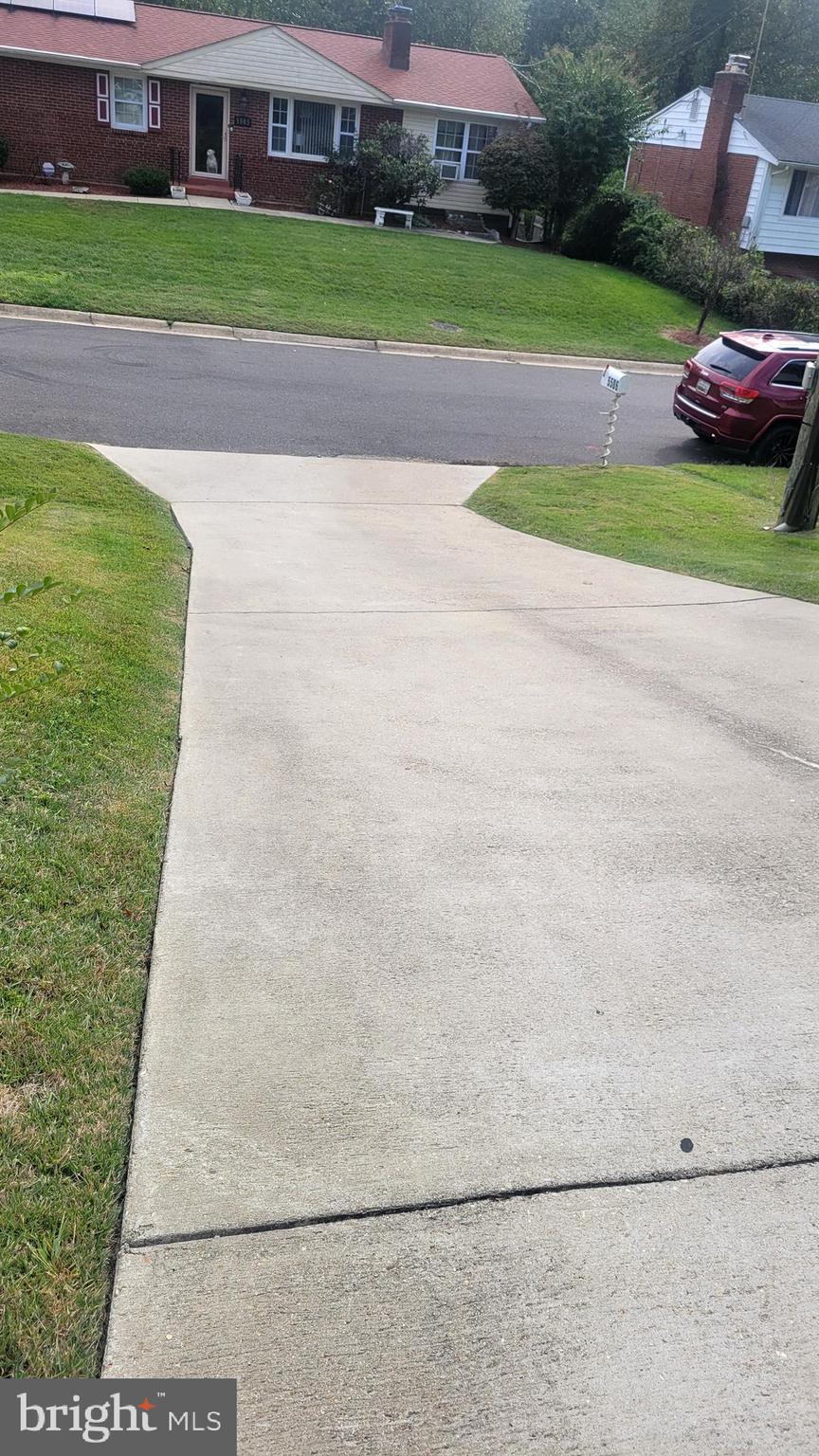 CHRIS MAR MANOR - Residential