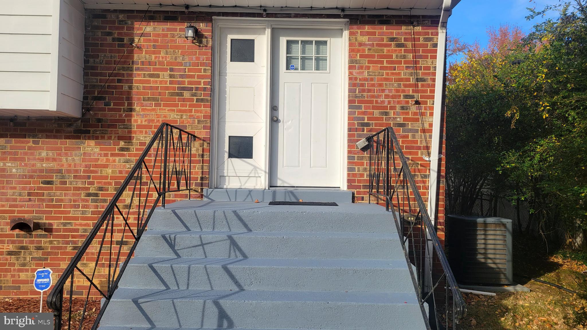 CHRIS MAR MANOR - Residential