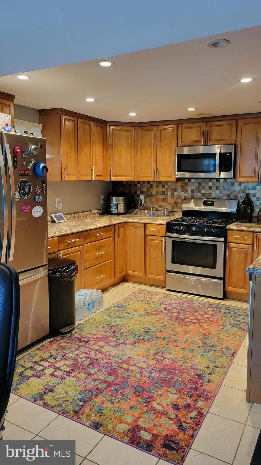 CHRIS MAR MANOR - Residential