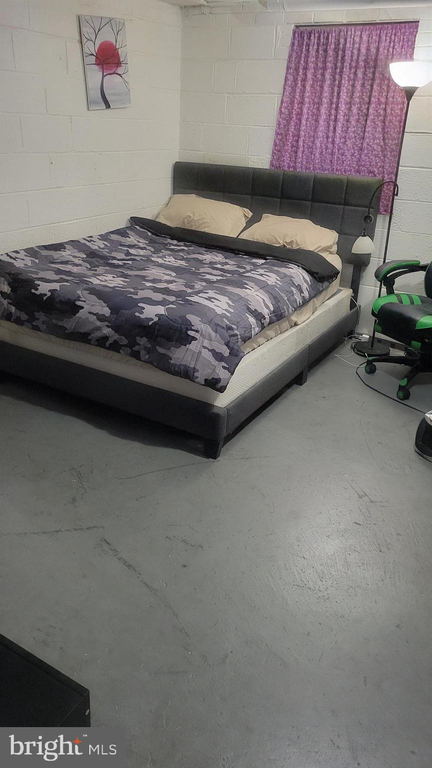 CHRIS MAR MANOR - Residential