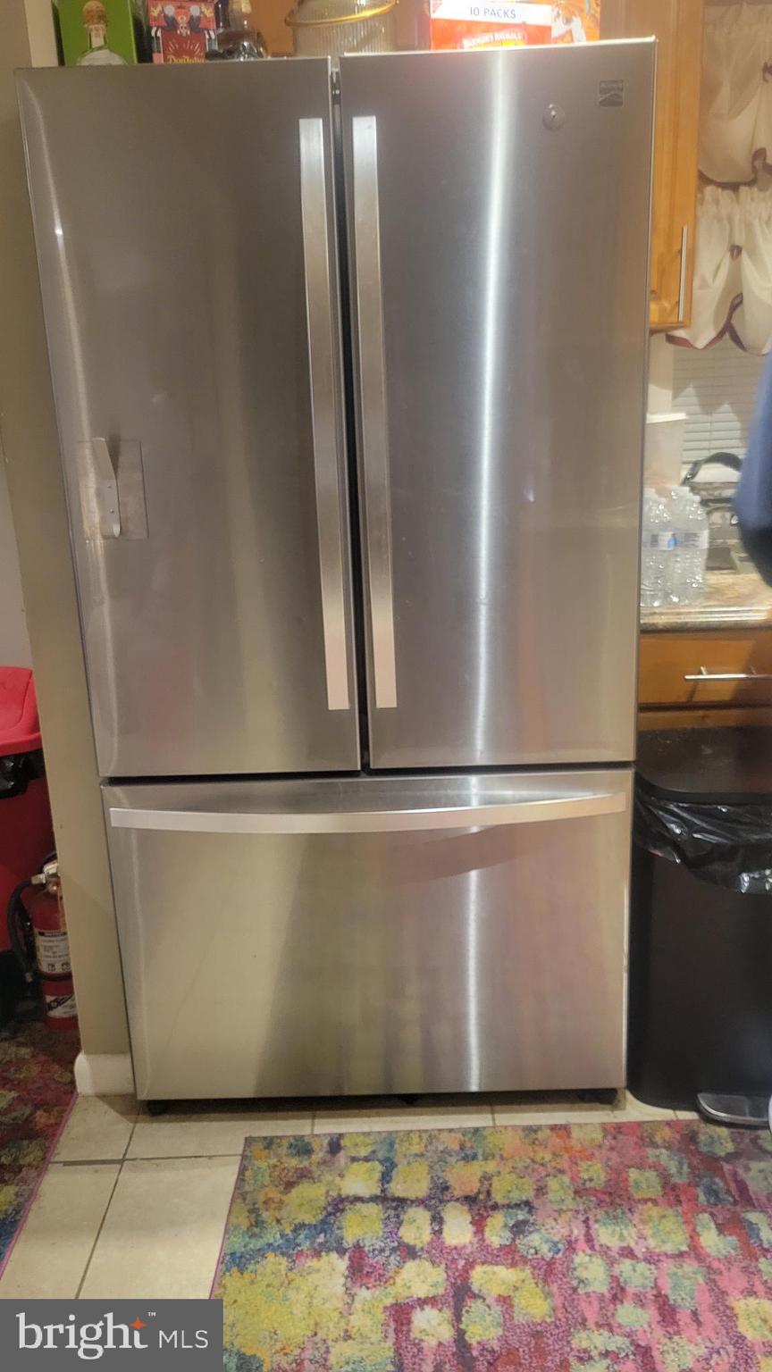 CHRIS MAR MANOR - Residential