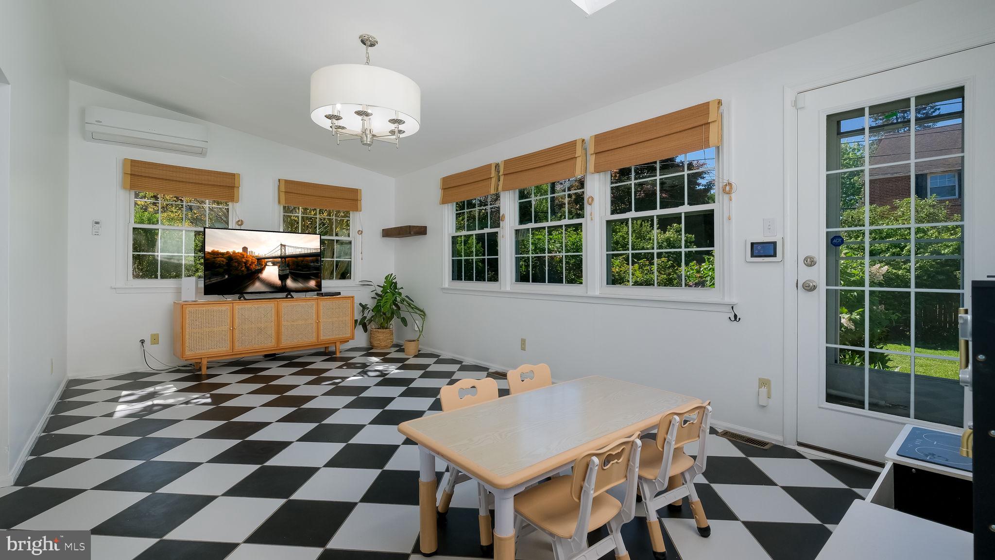 SUNNYBROOK - Residential