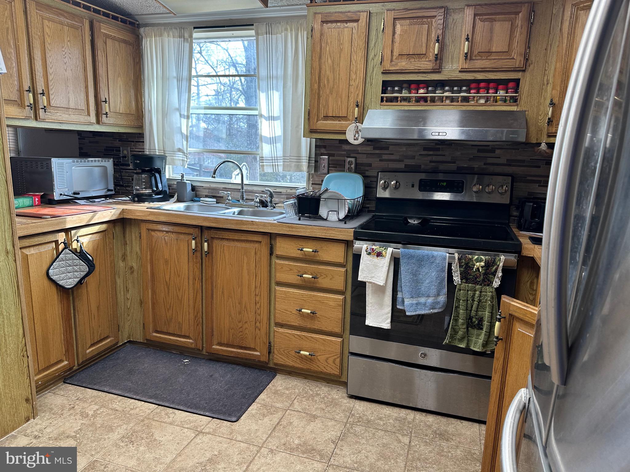 MELODYLAKESCNTRYCLUB - Residential