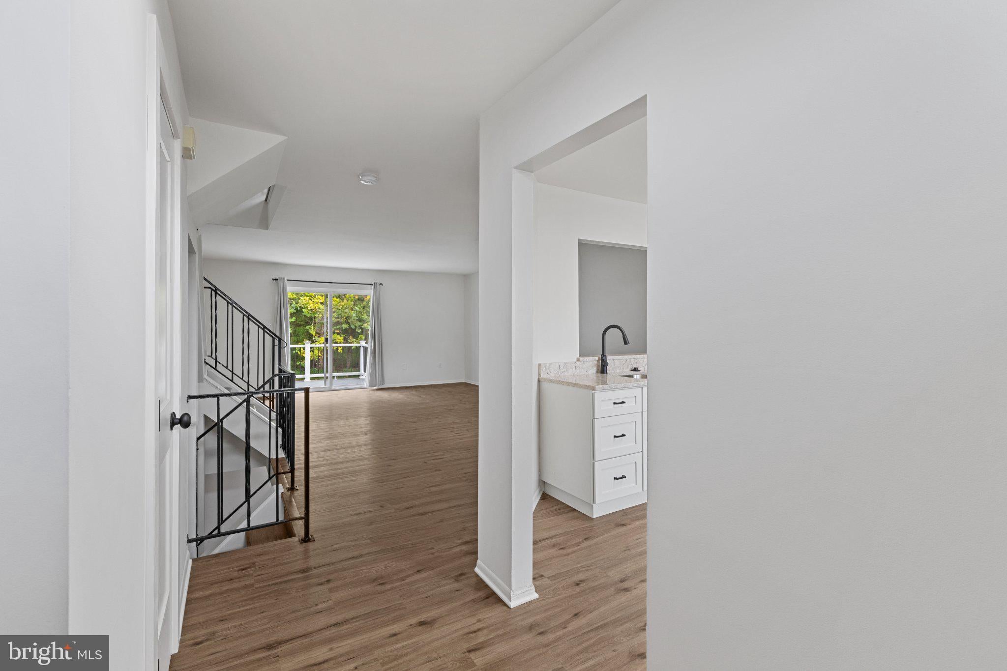 6082 MAJORS LANE