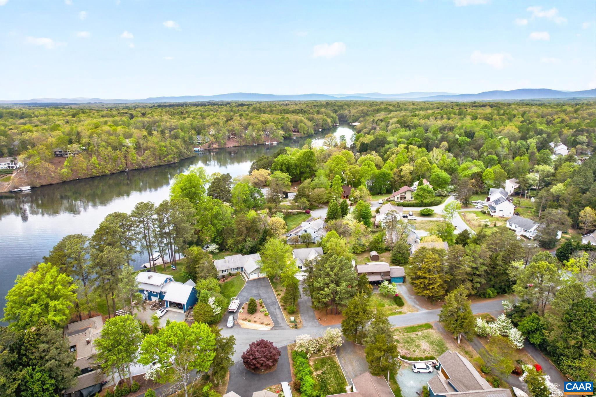 LAKE MONTICELLO - Residential