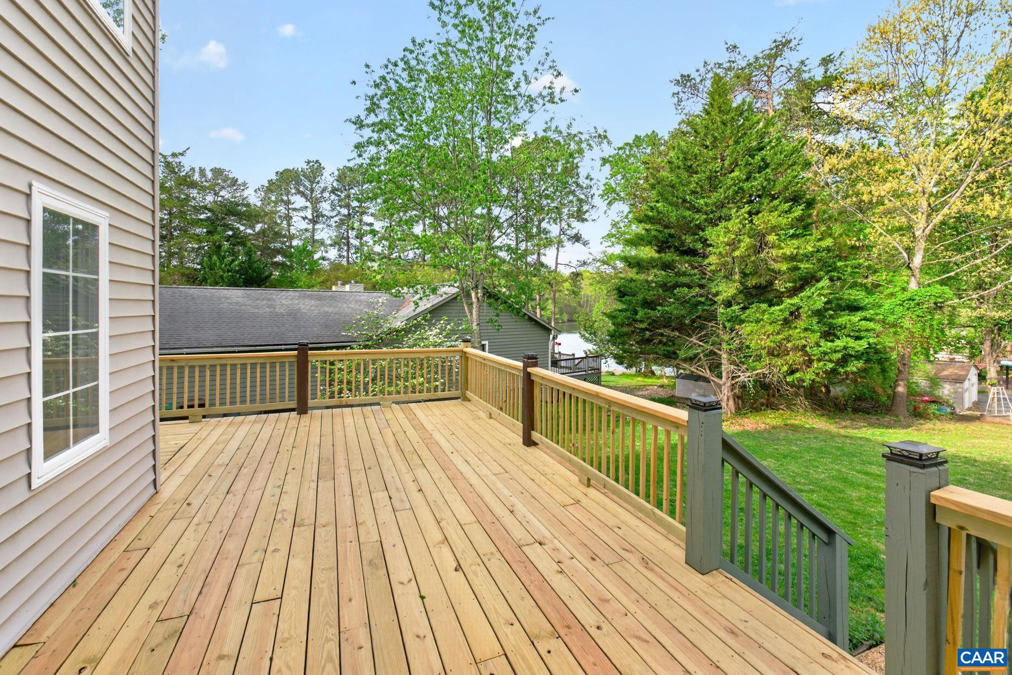LAKE MONTICELLO - Residential