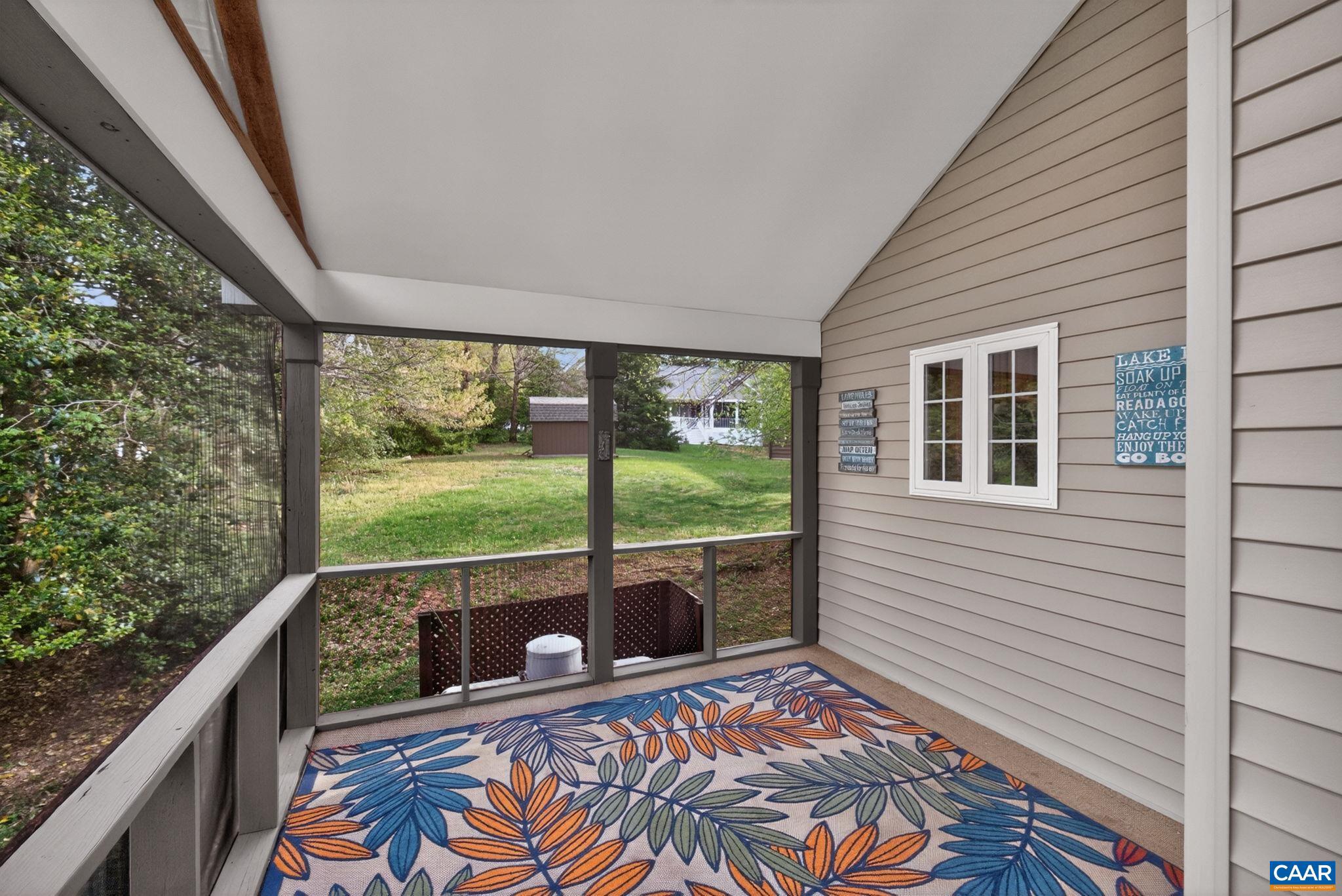 LAKE MONTICELLO - Residential