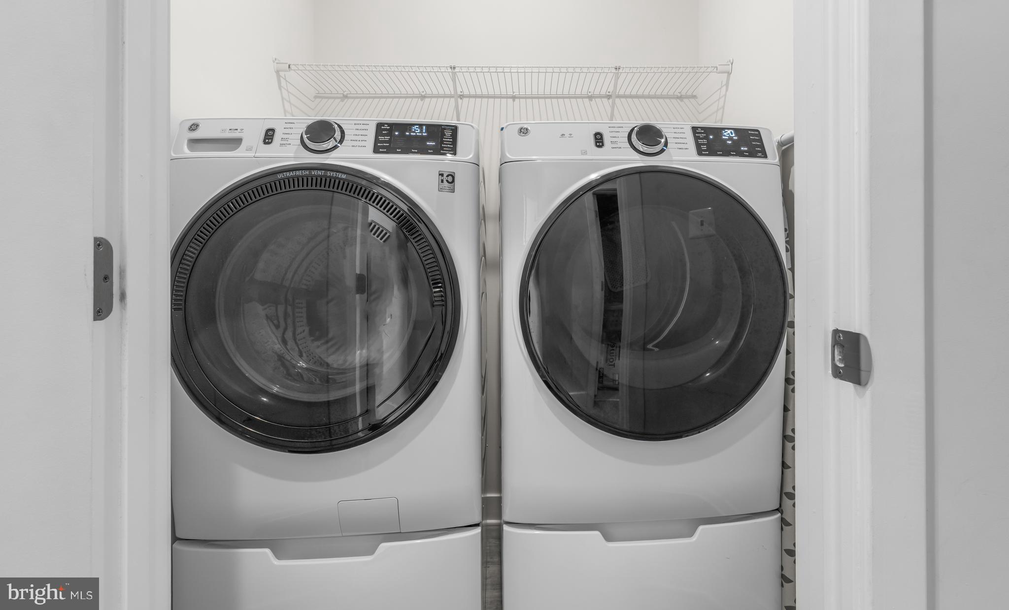 ARMSTRONG VILLAGE - Residential