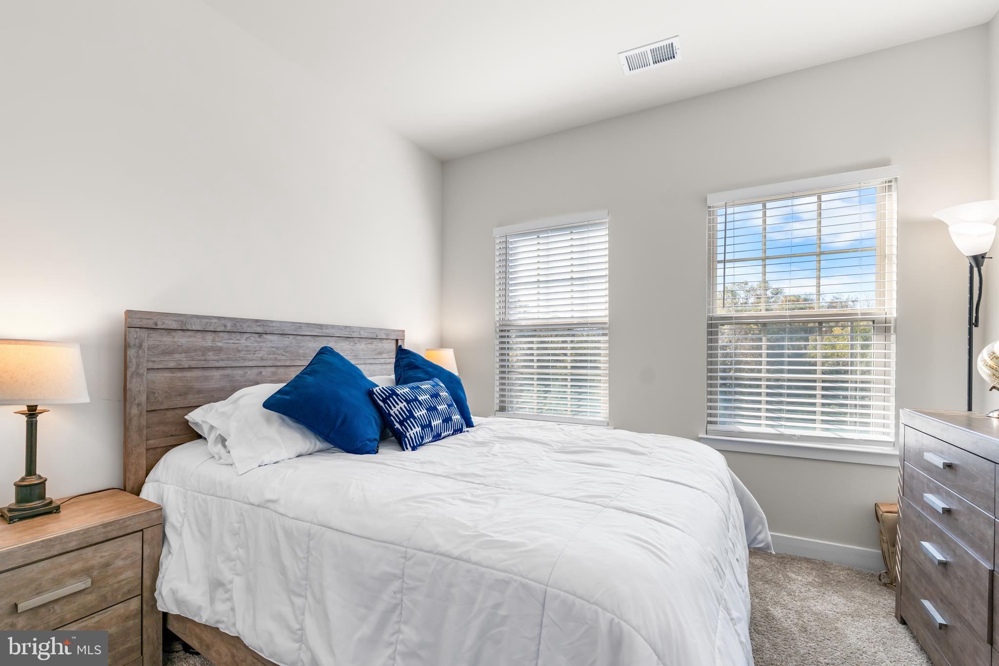 ARMSTRONG VILLAGE - Residential