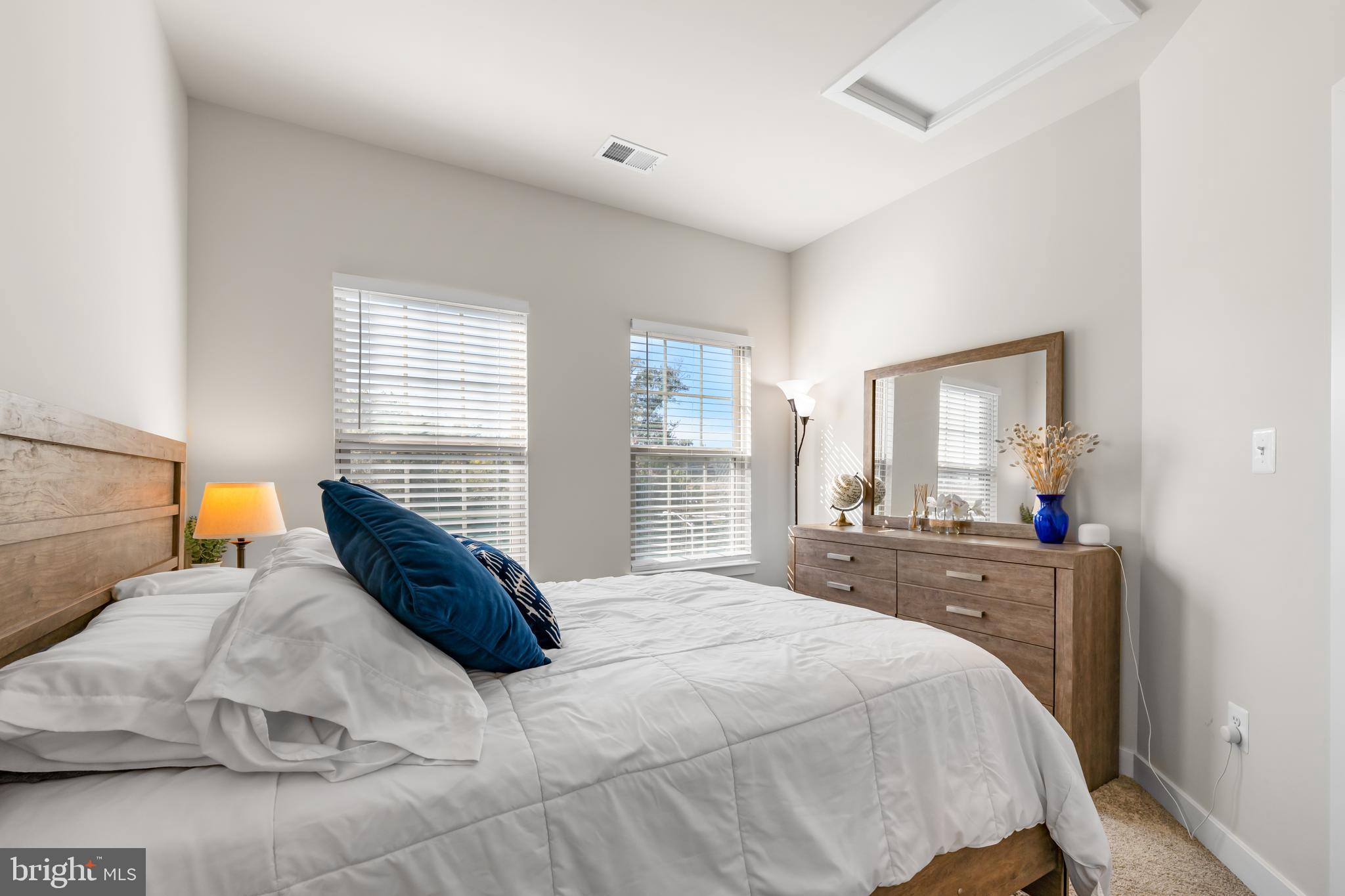 ARMSTRONG VILLAGE - Residential