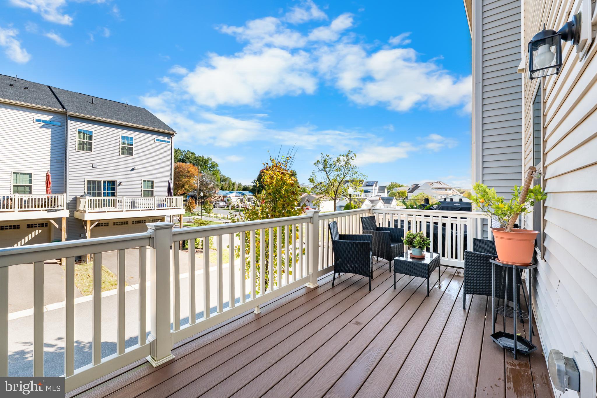 ARMSTRONG VILLAGE - Residential