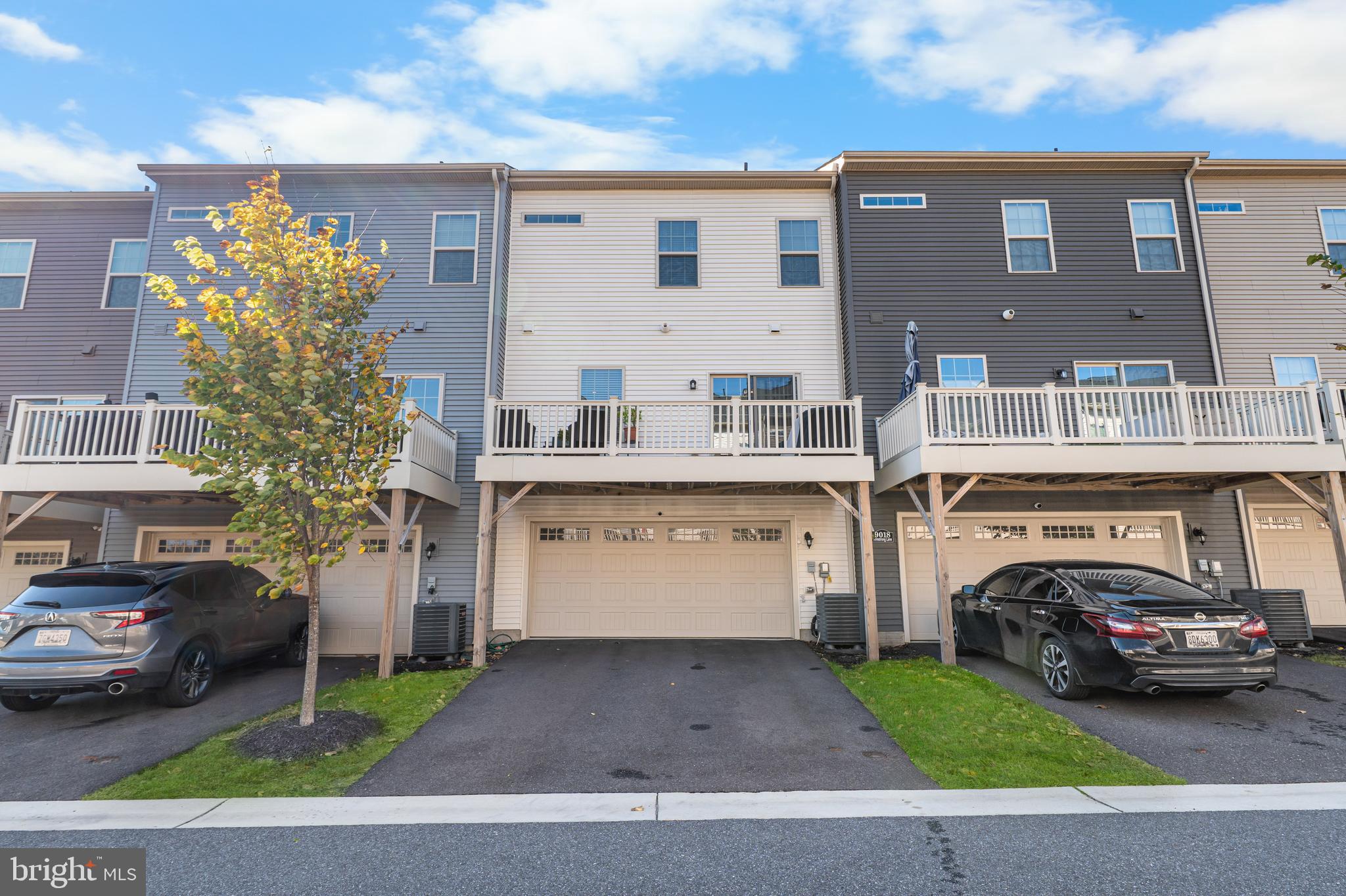 ARMSTRONG VILLAGE - Residential