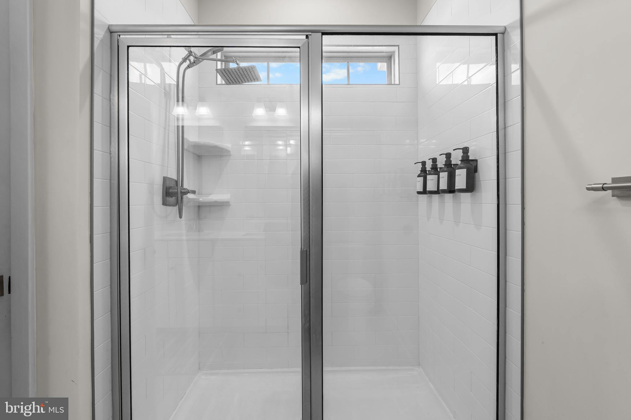 ARMSTRONG VILLAGE - Residential