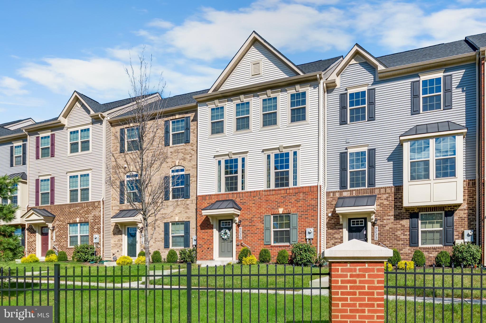 ARMSTRONG VILLAGE - Residential