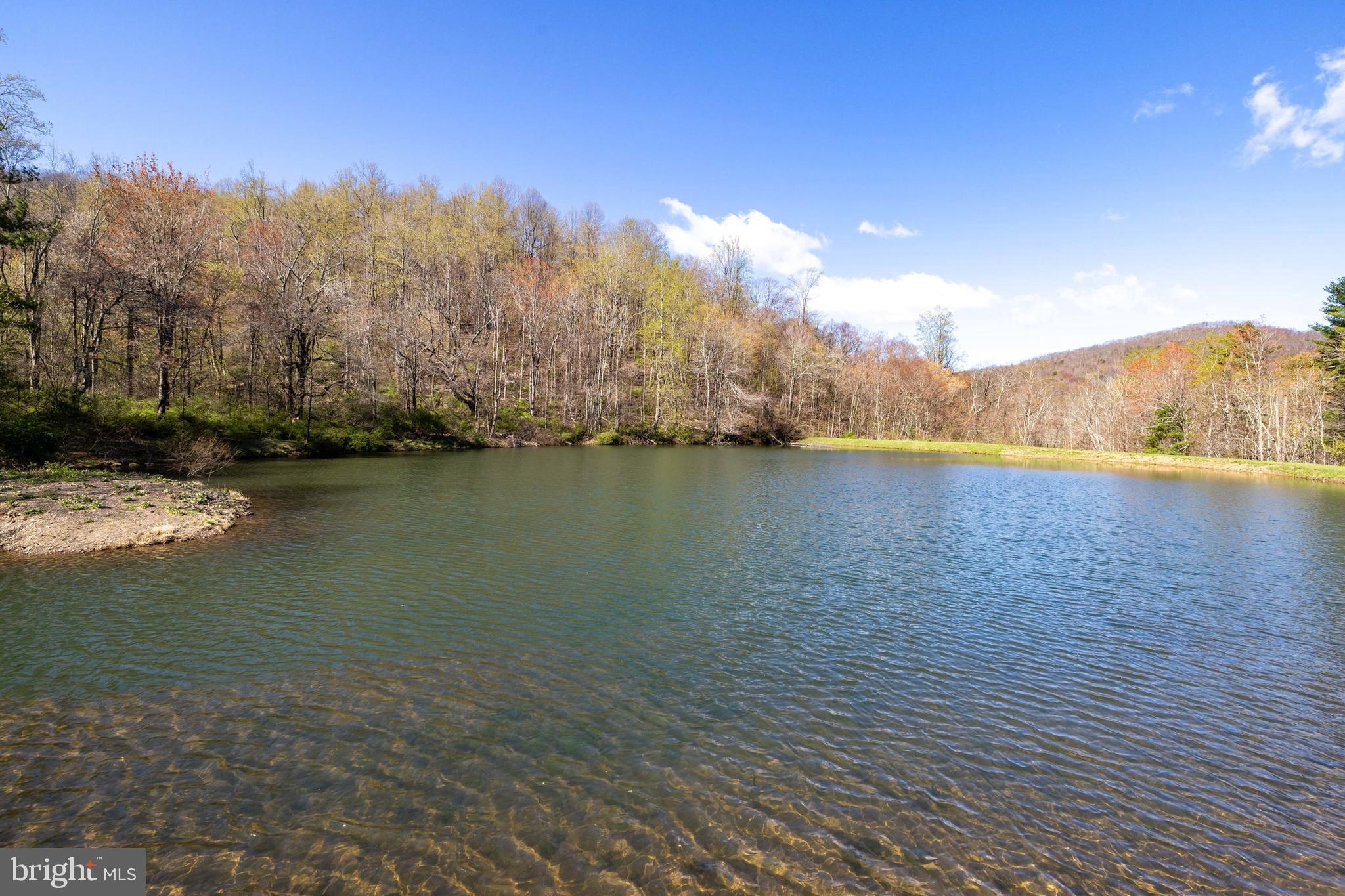 SKYLINE LAKES - Land