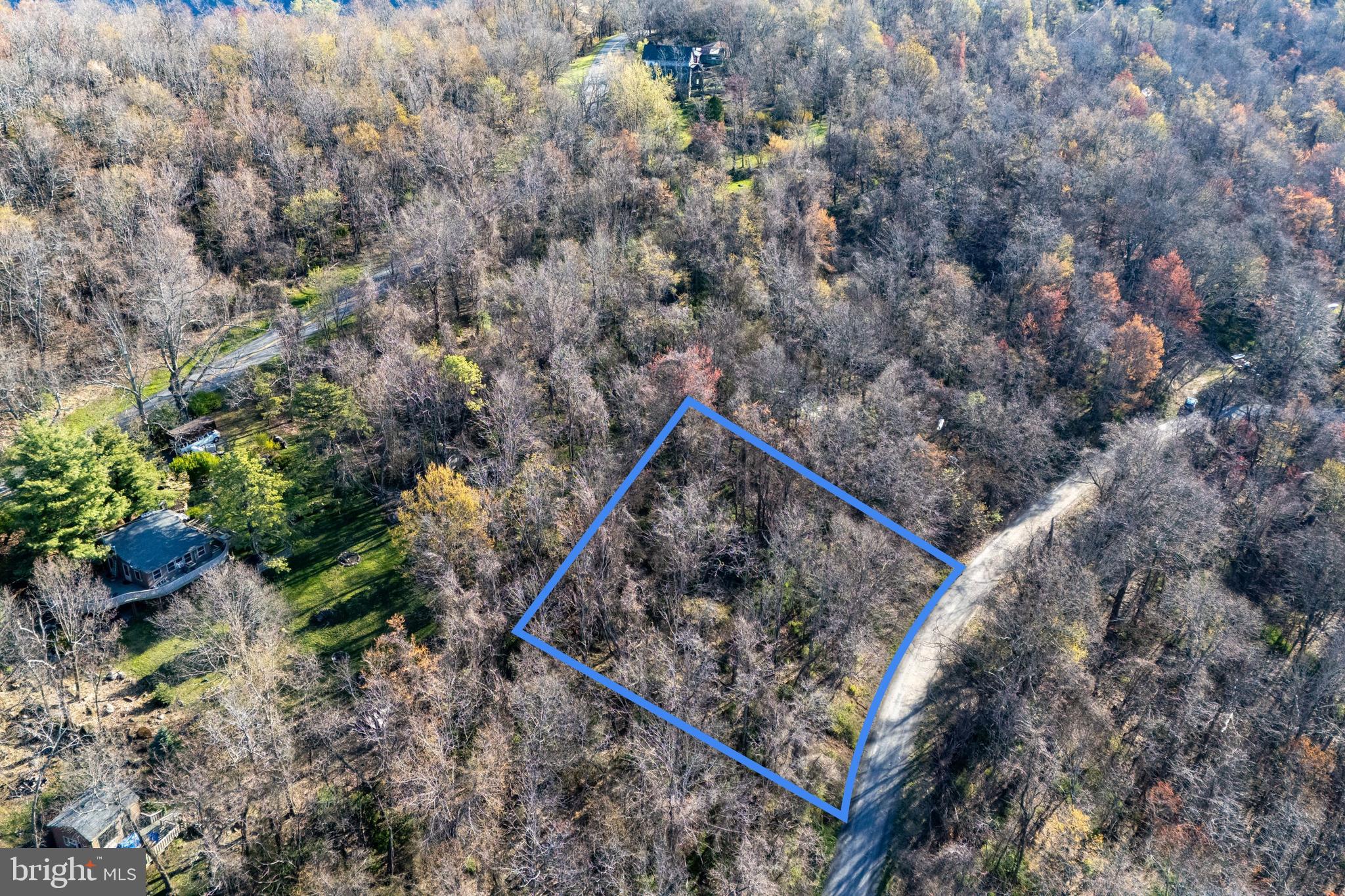 SKYLINE LAKES - Land