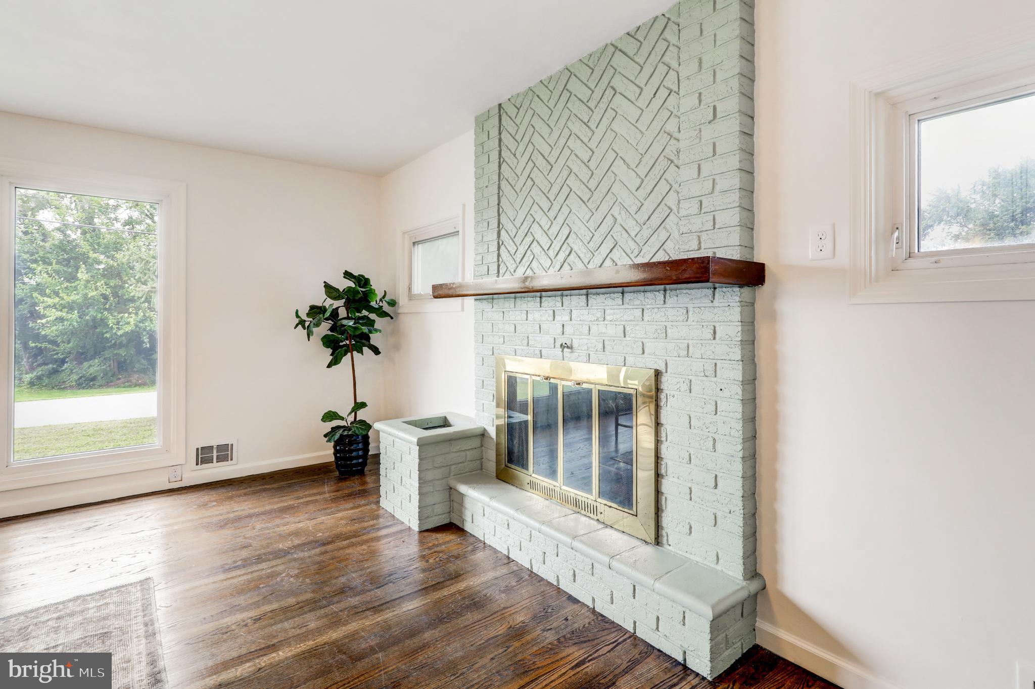 111 LAKEVIEW DRIVE