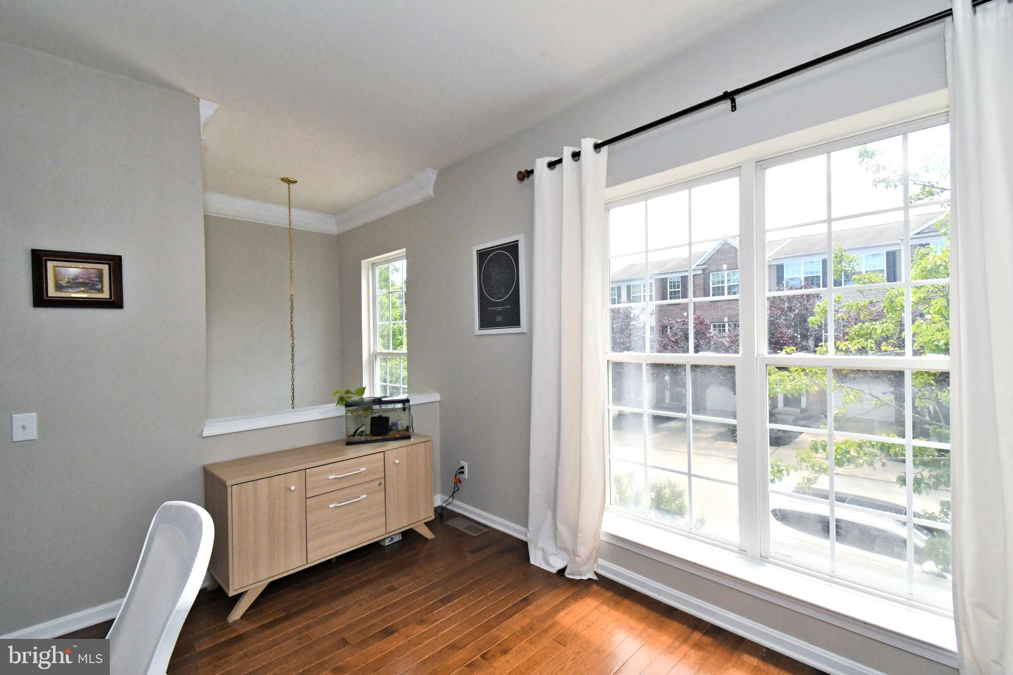 LONGFORD CROSSING - Residential