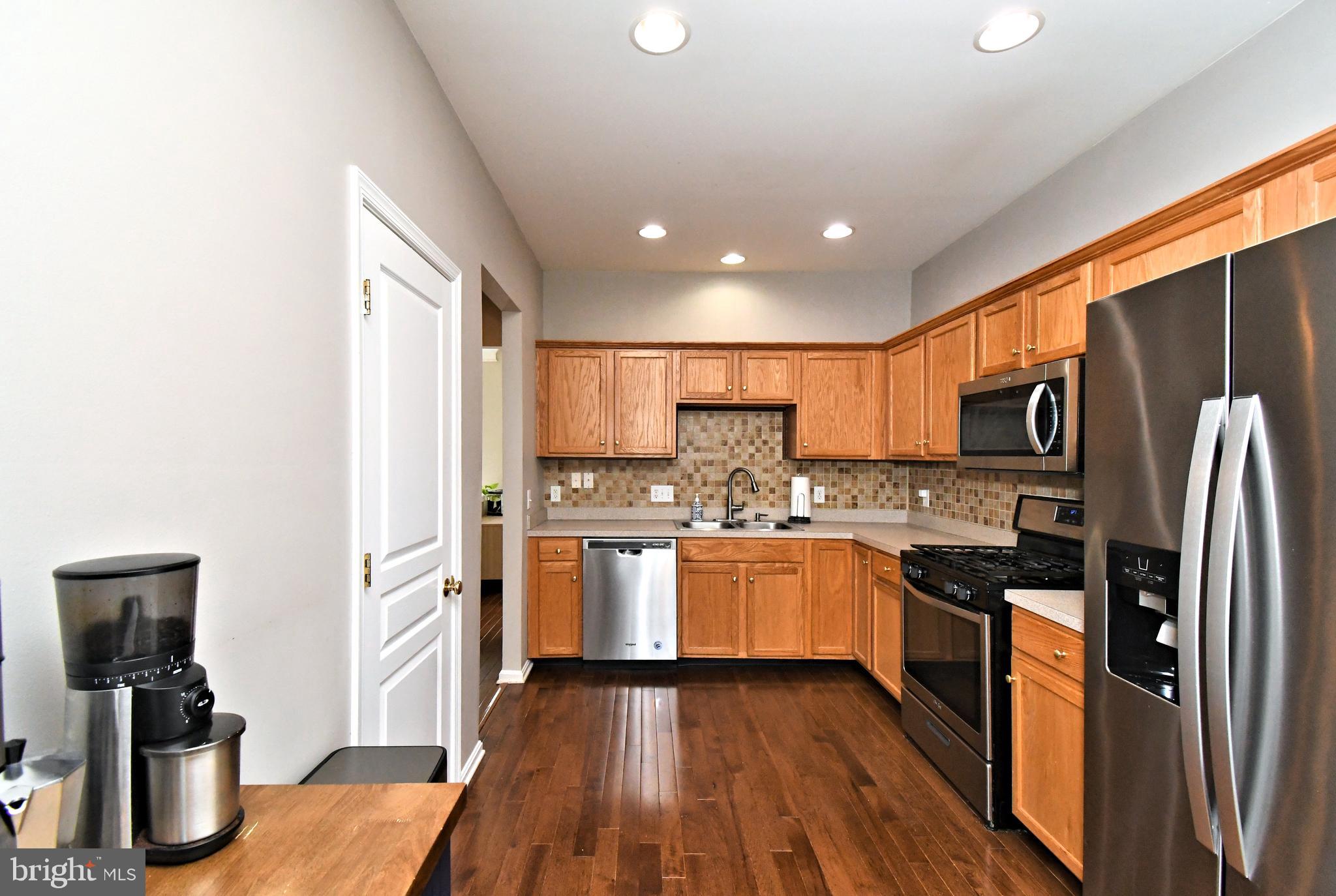 LONGFORD CROSSING - Residential