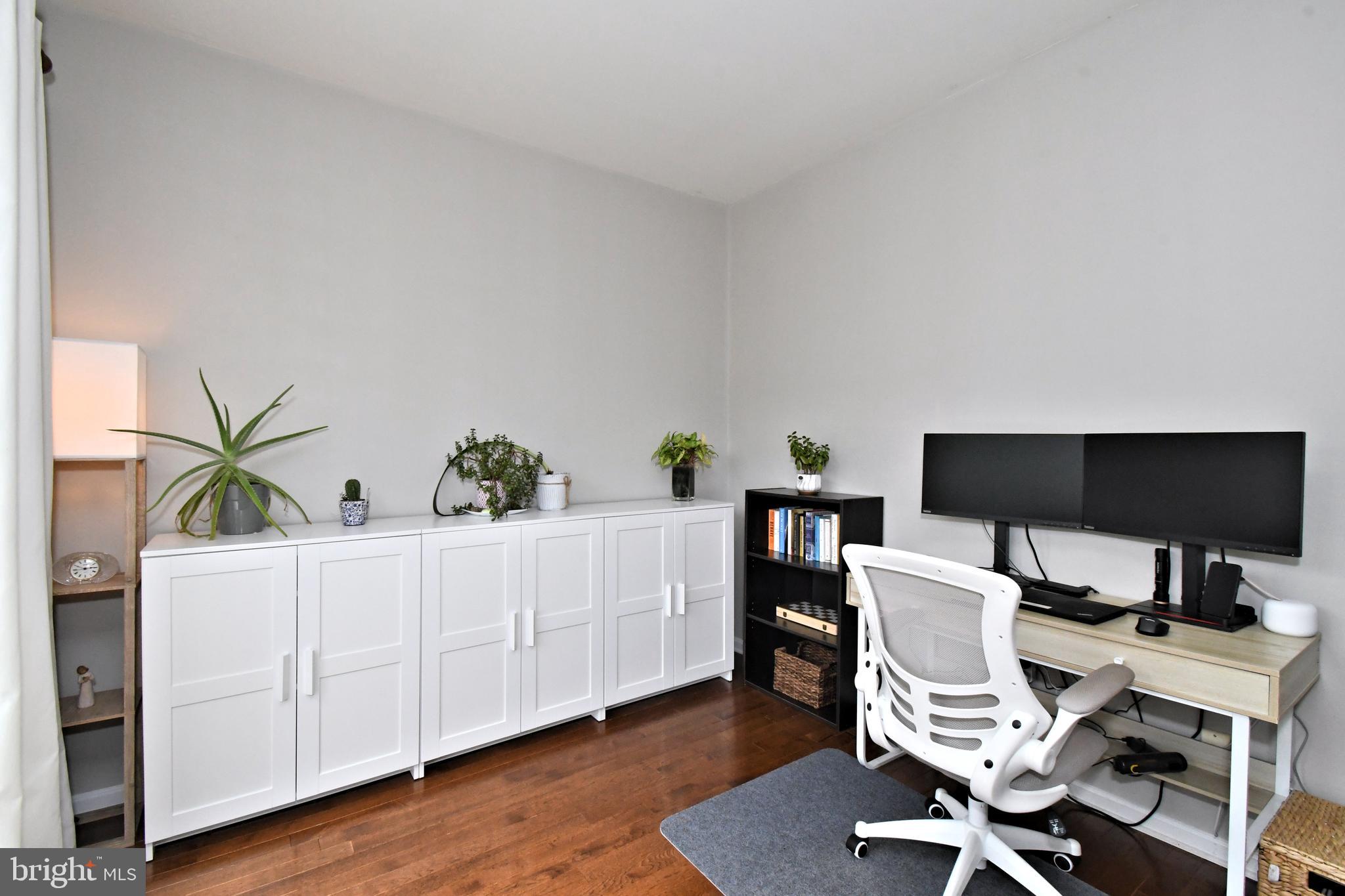 LONGFORD CROSSING - Residential