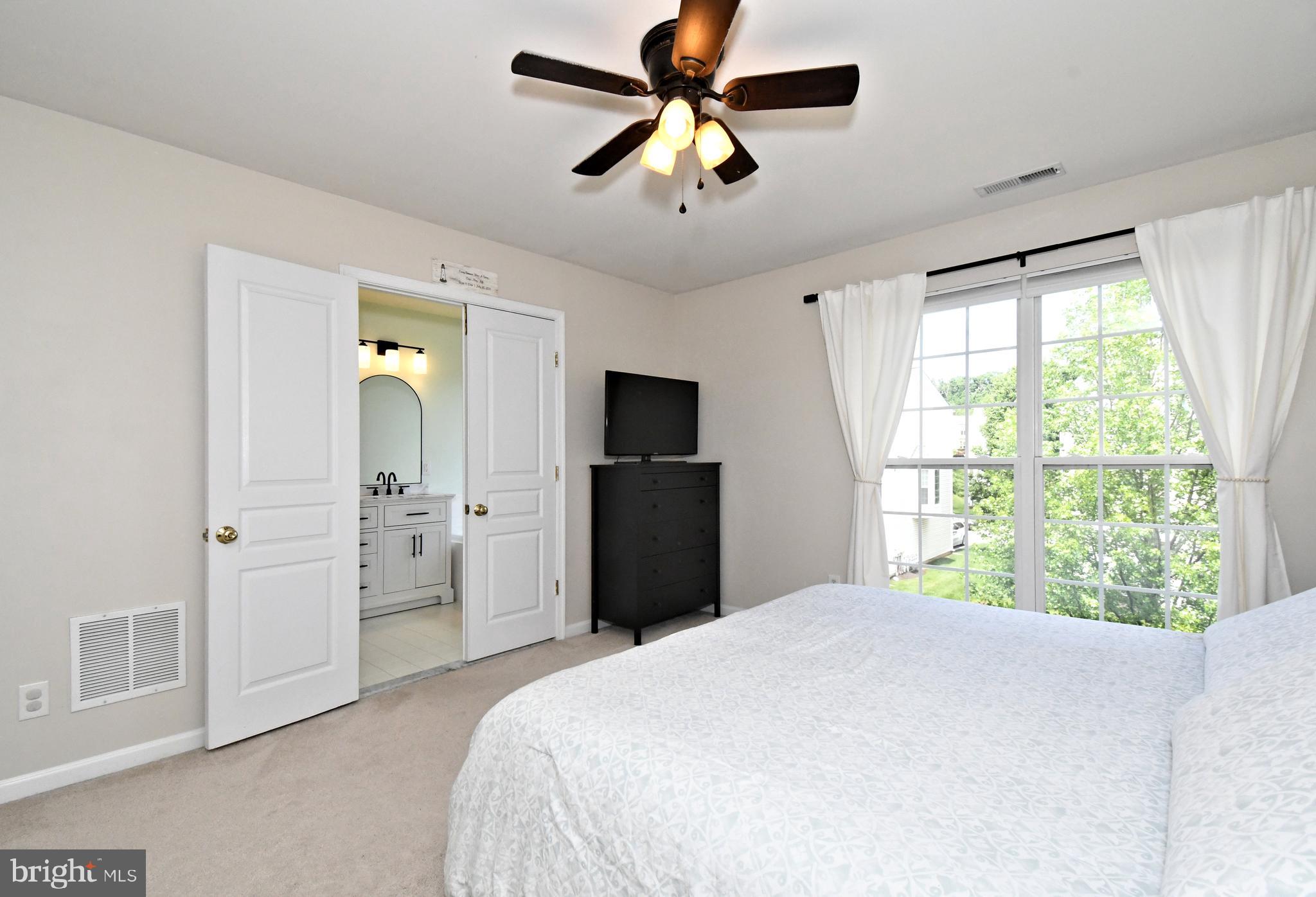 LONGFORD CROSSING - Residential