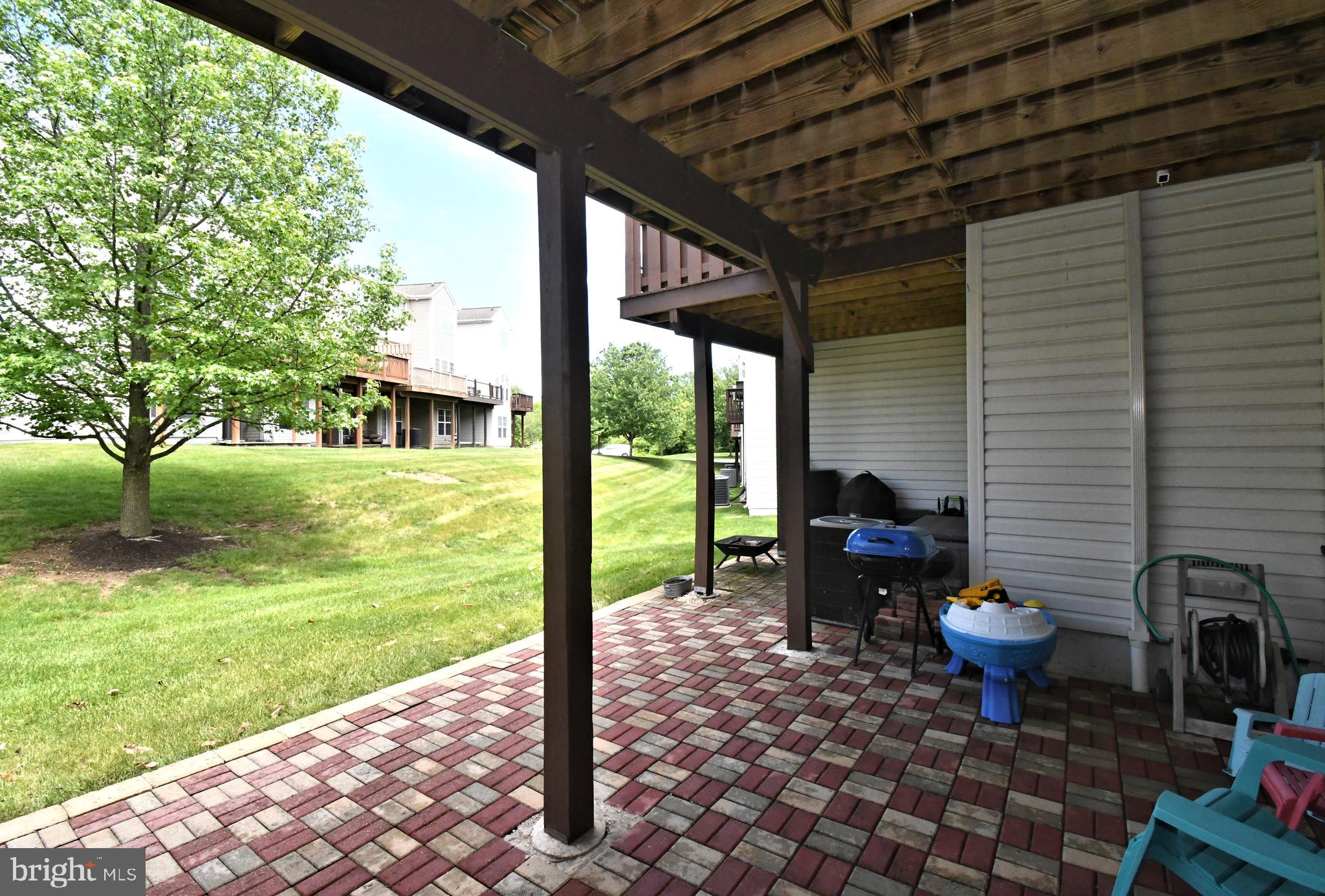 LONGFORD CROSSING - Residential