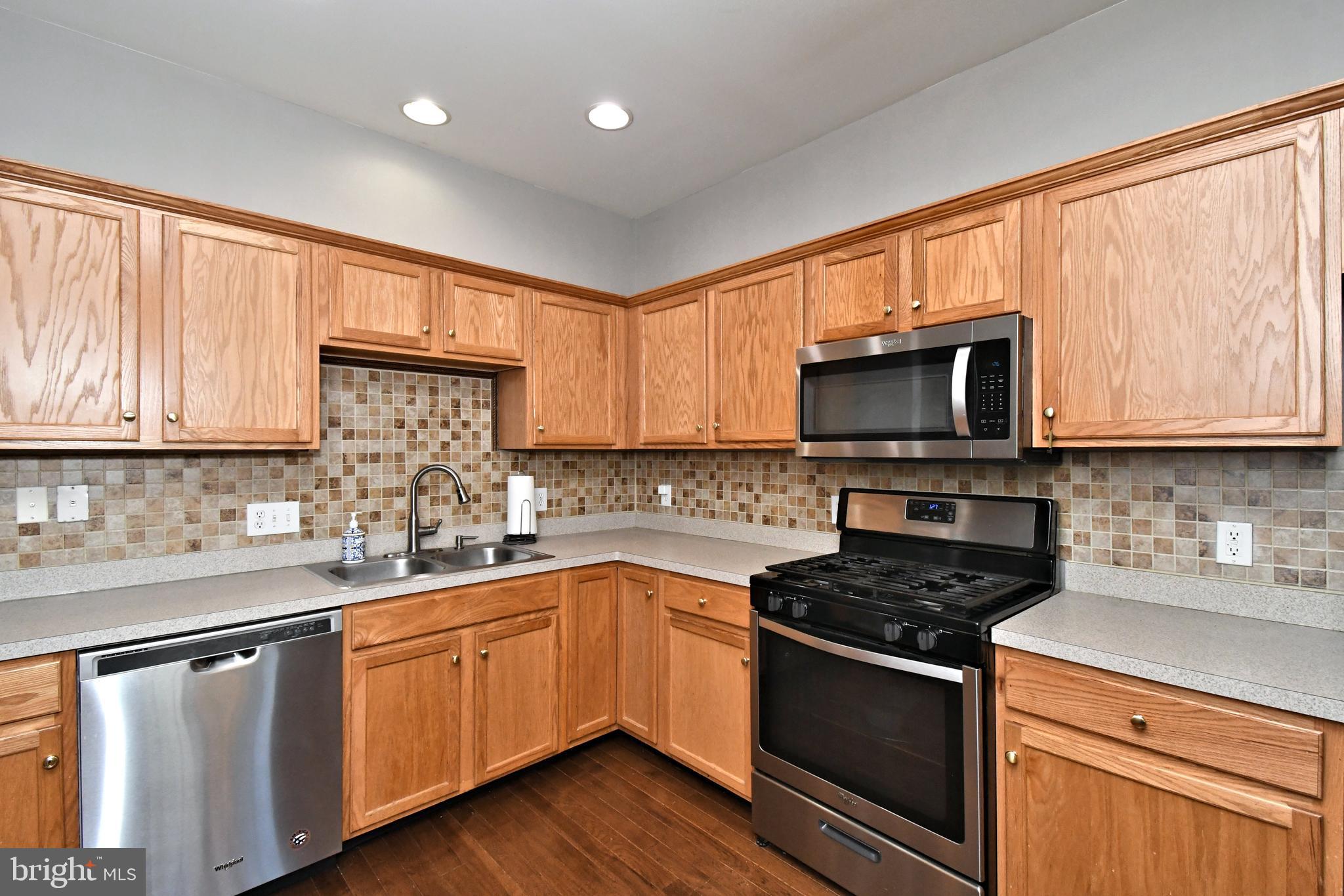 LONGFORD CROSSING - Residential