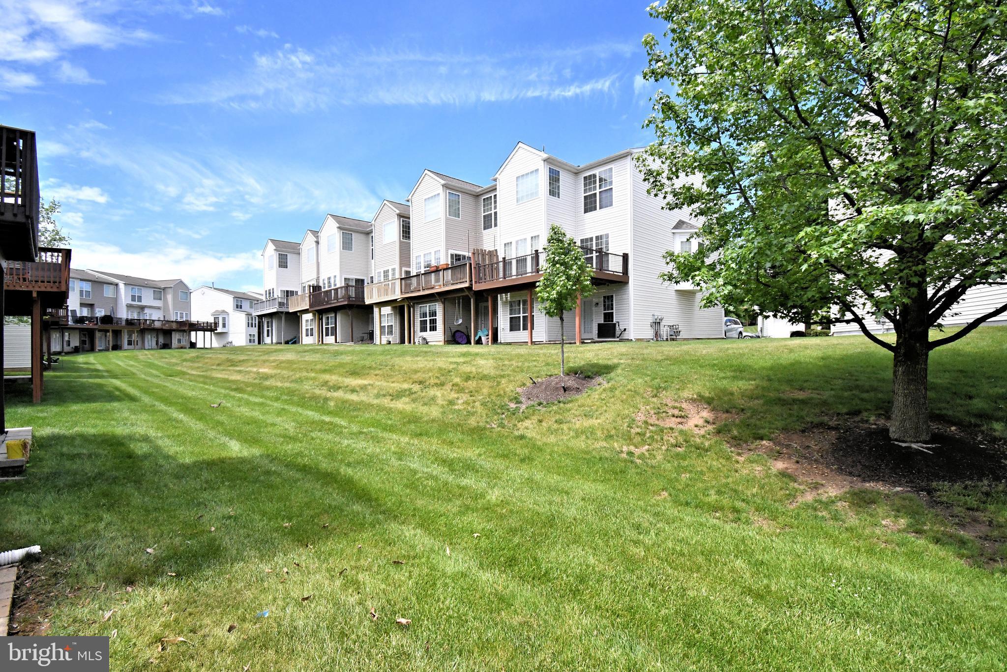 LONGFORD CROSSING - Residential