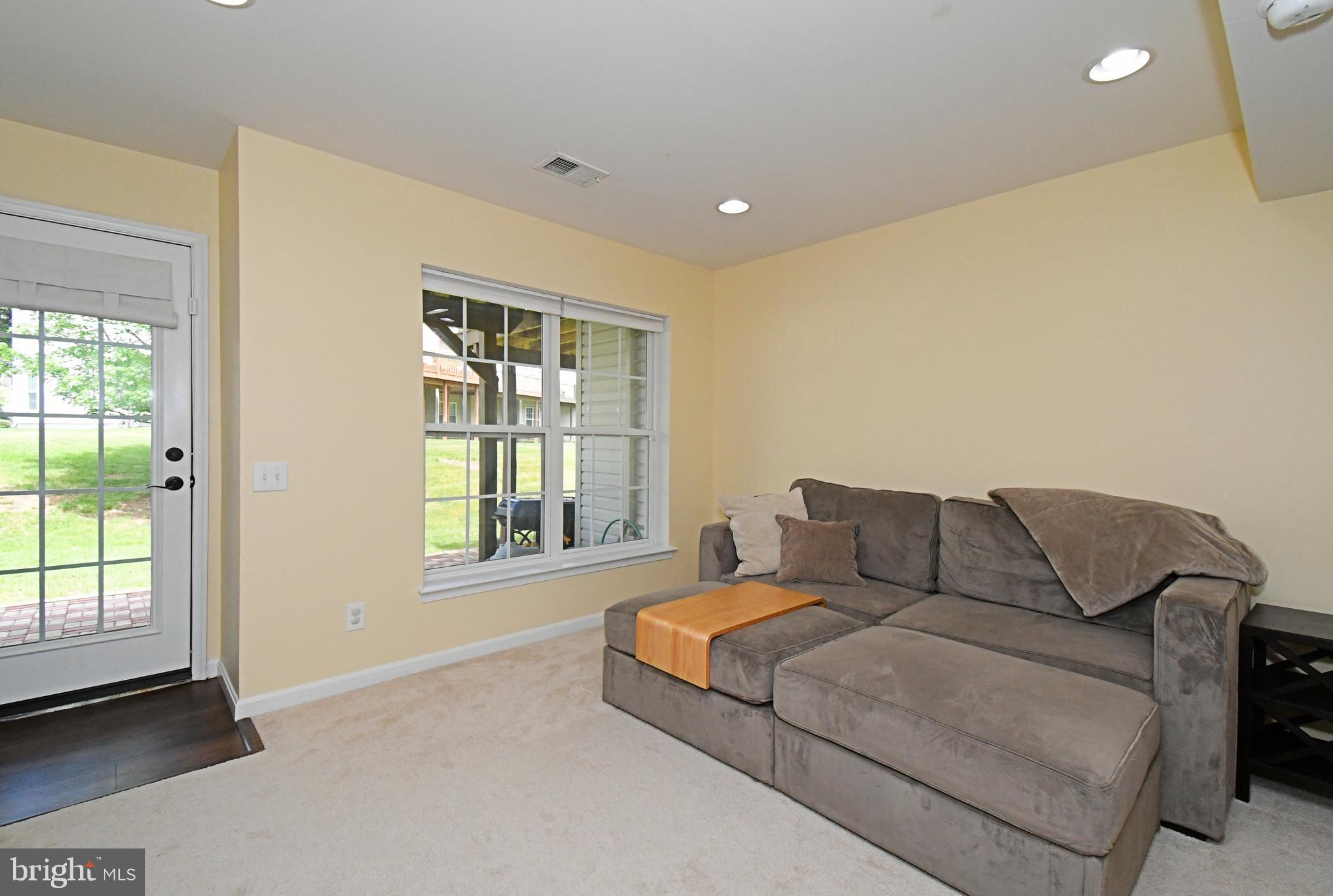 LONGFORD CROSSING - Residential