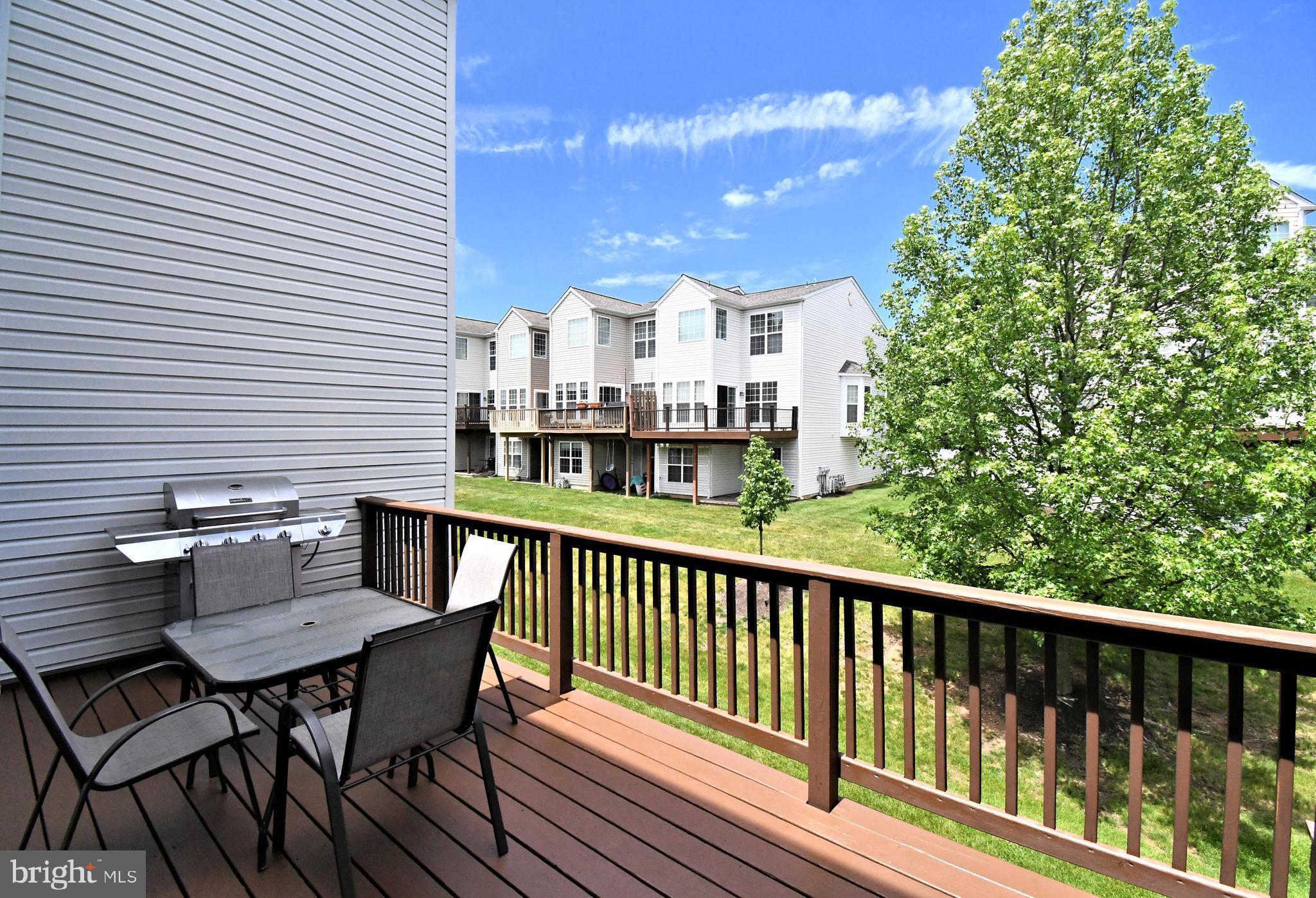 LONGFORD CROSSING - Residential