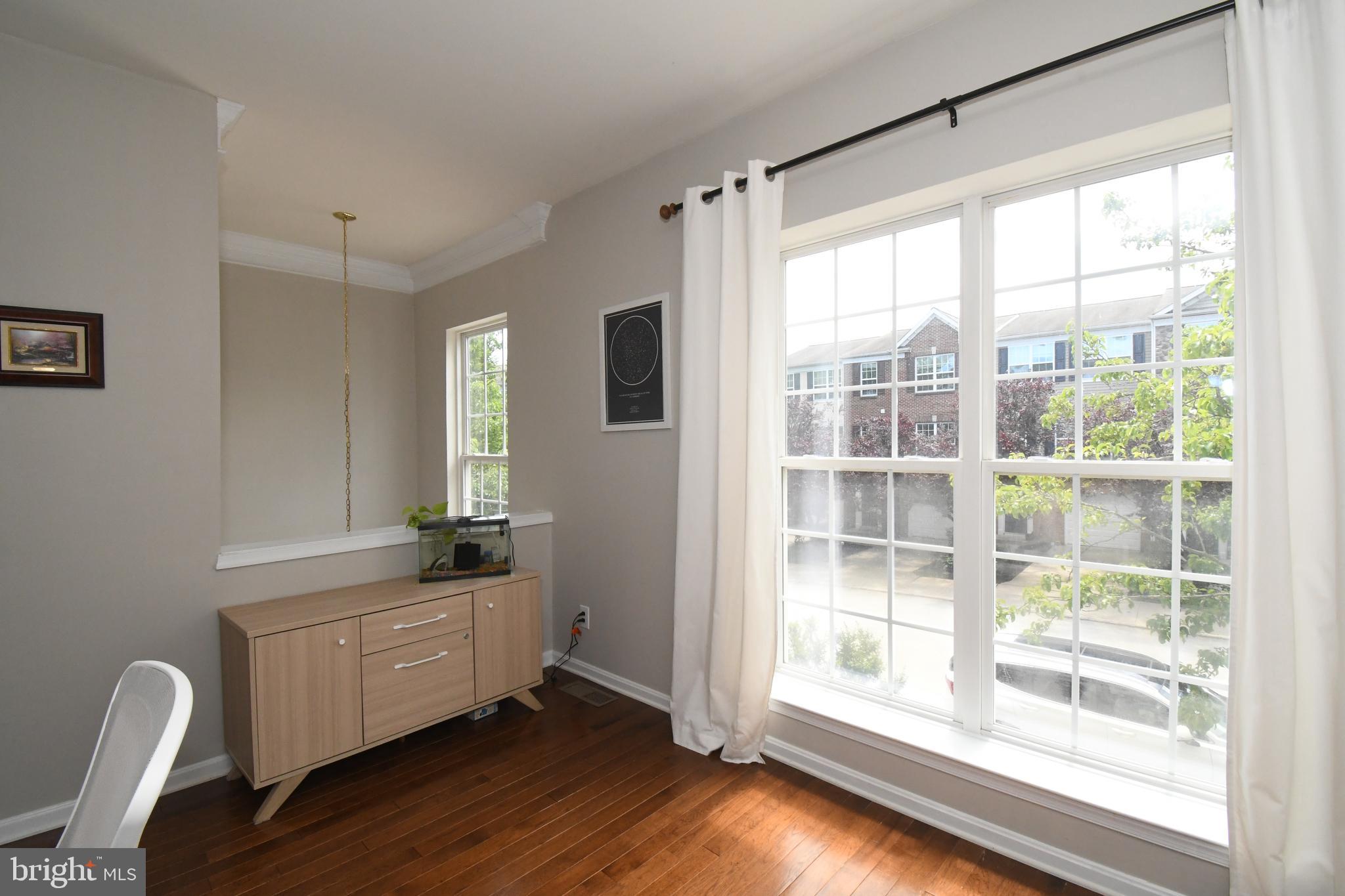 LONGFORD CROSSING - Residential