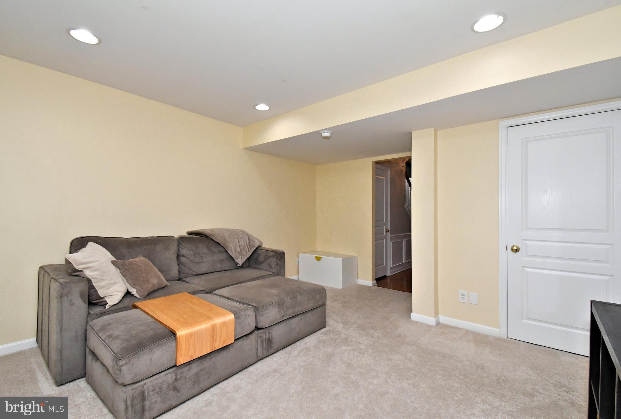 LONGFORD CROSSING - Residential