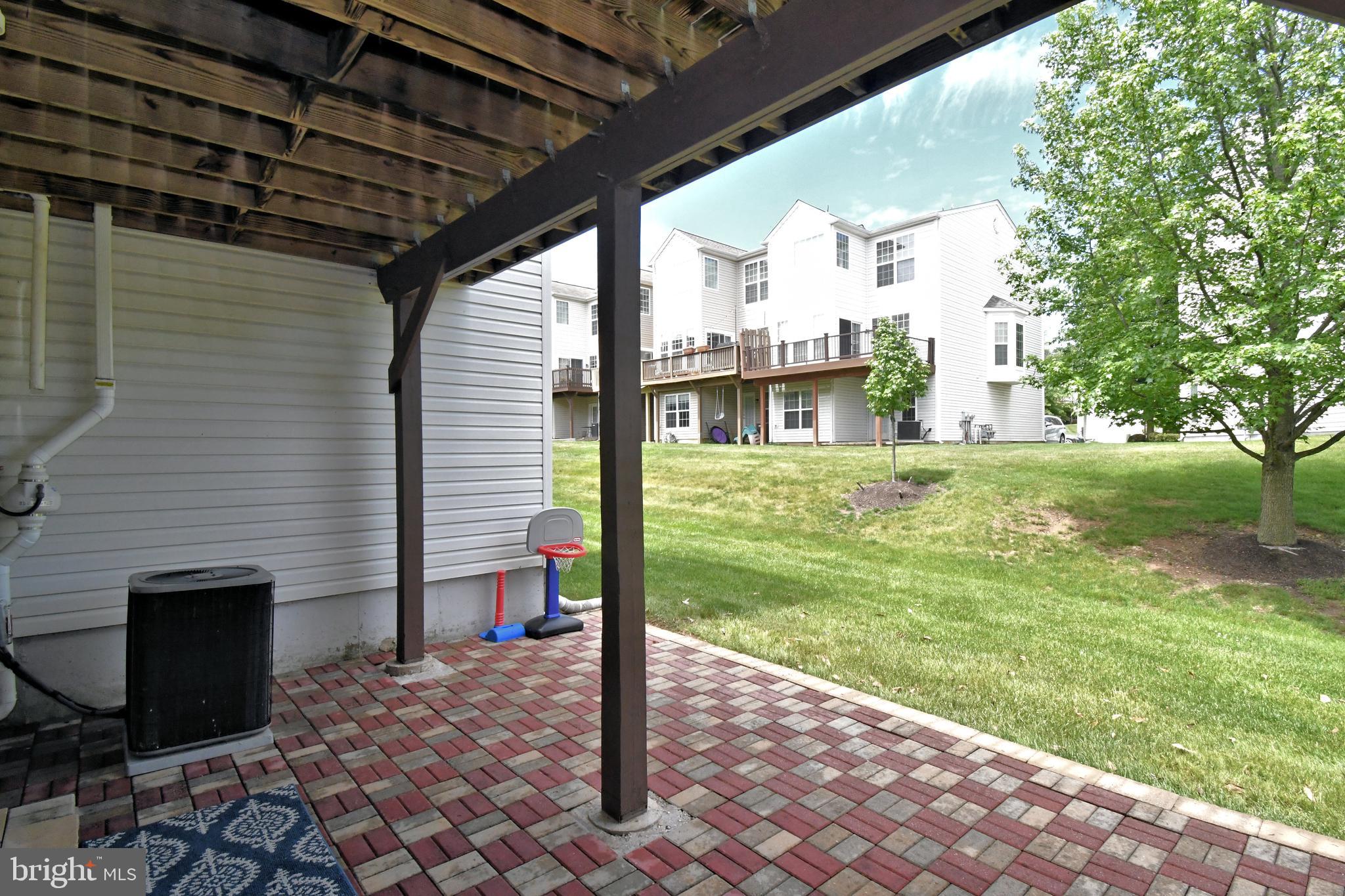 LONGFORD CROSSING - Residential