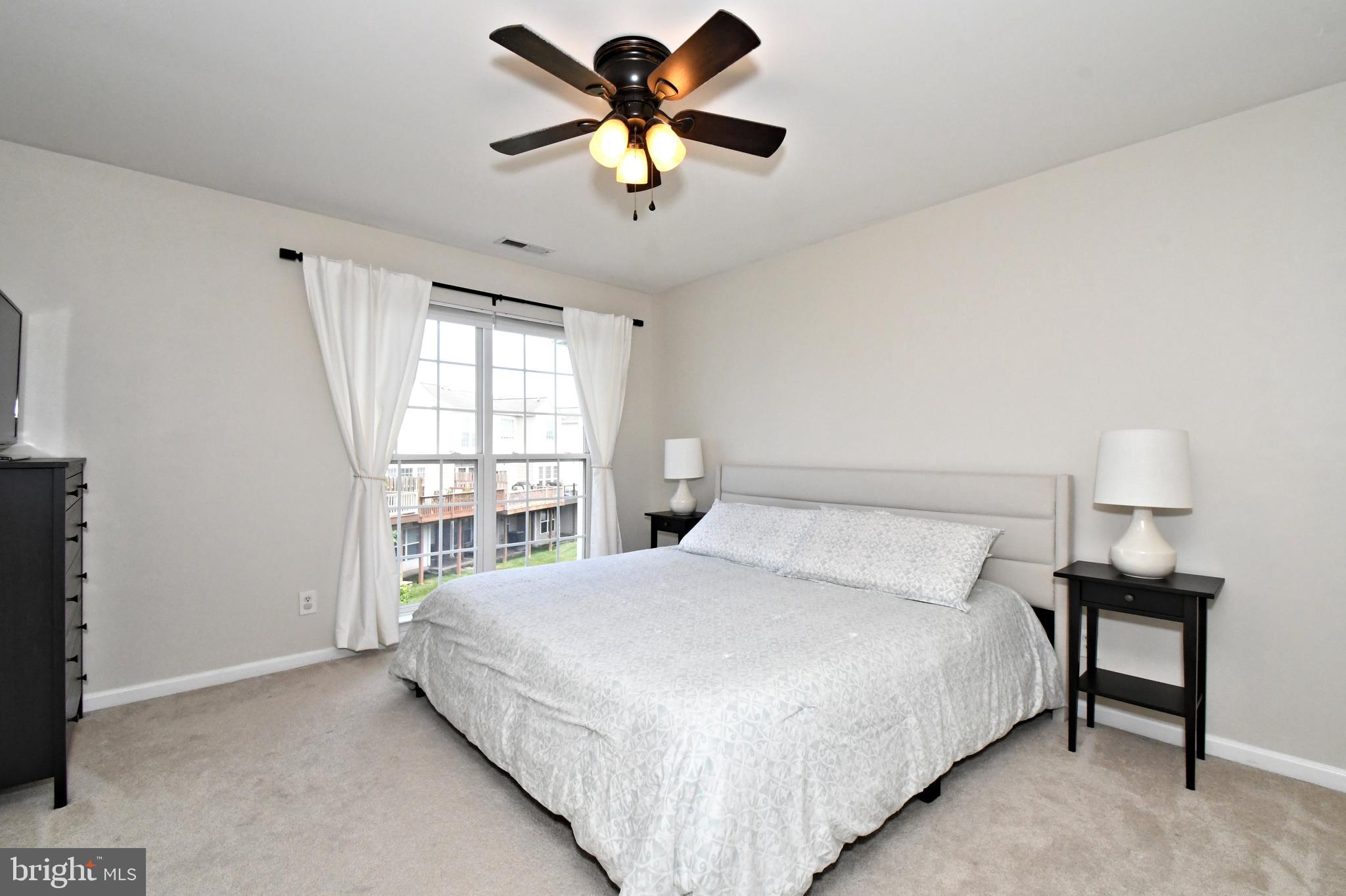 LONGFORD CROSSING - Residential