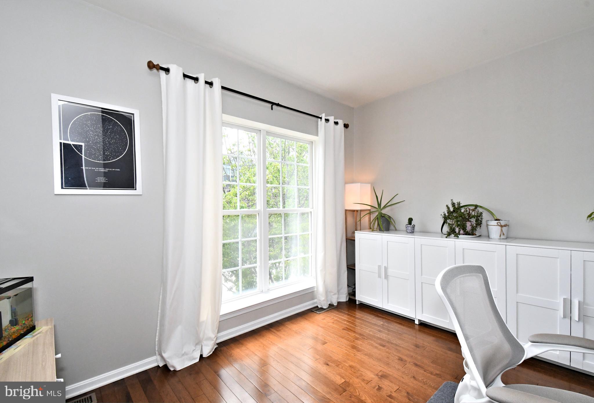 LONGFORD CROSSING - Residential