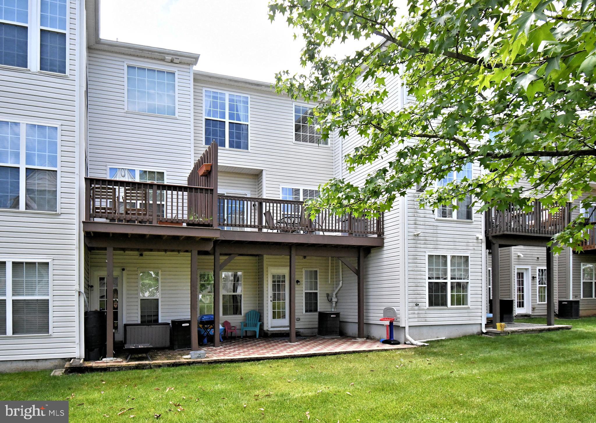 LONGFORD CROSSING - Residential