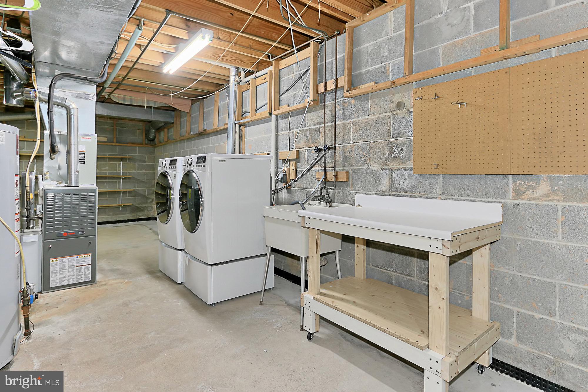 SIGNAL HILL - Residential