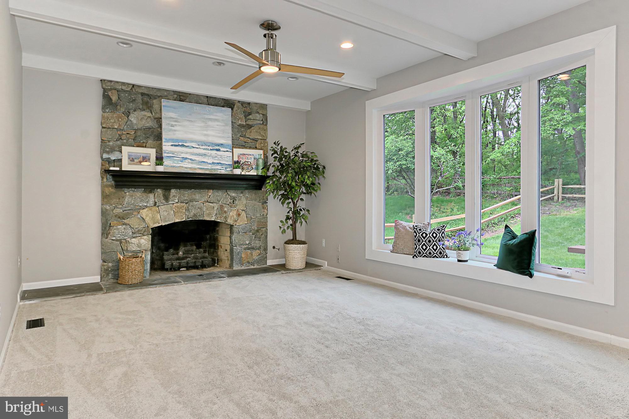 SIGNAL HILL - Residential