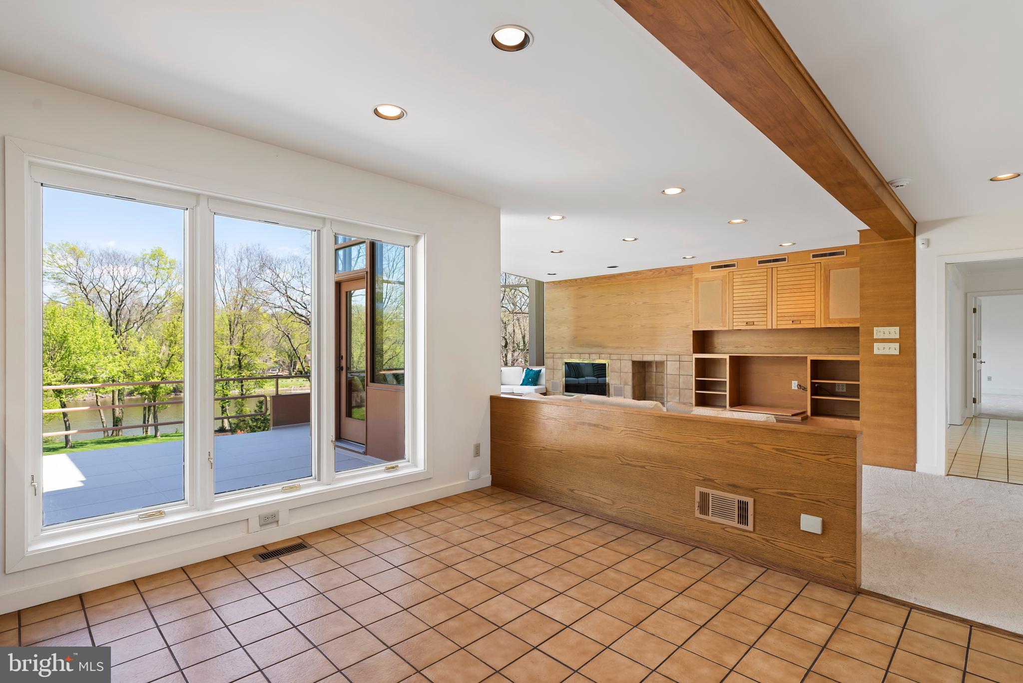 POINT RIDGE FARMS - Residential