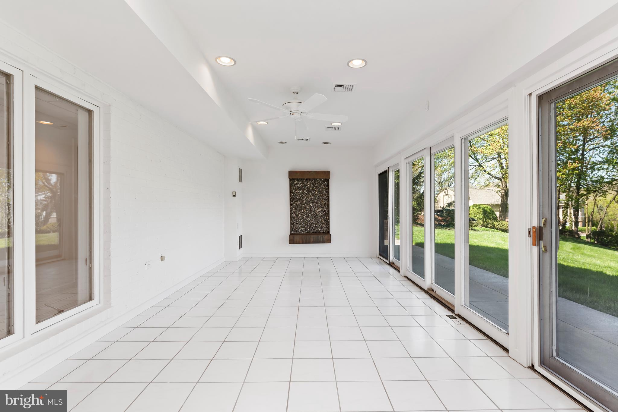 POINT RIDGE FARMS - Residential