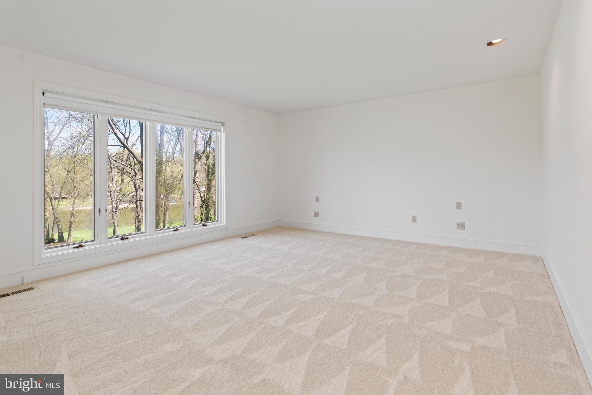 POINT RIDGE FARMS - Residential