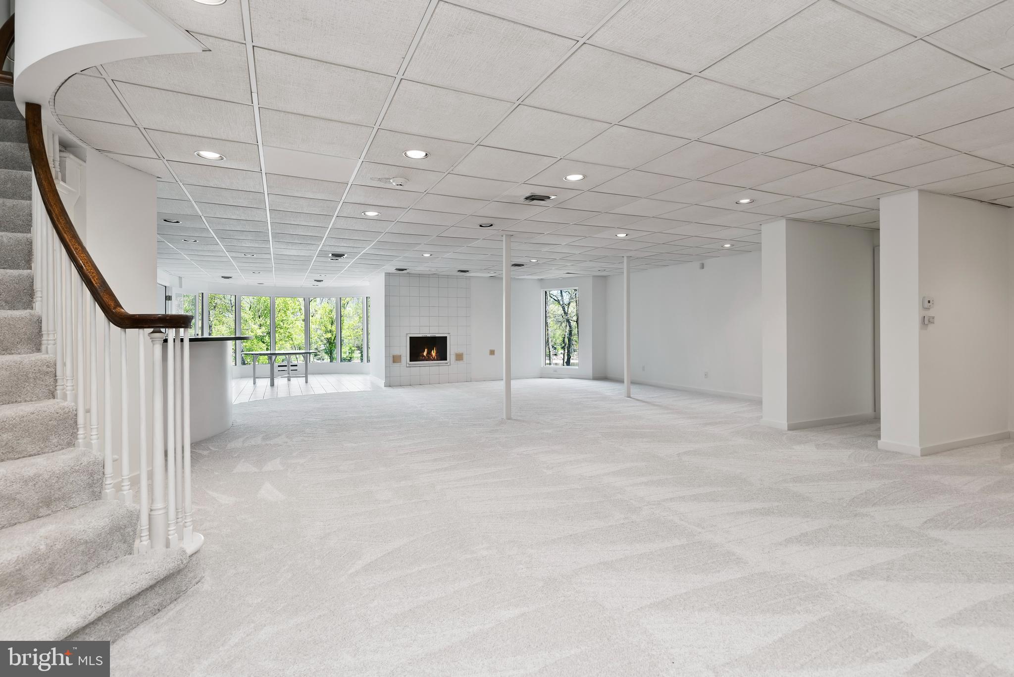 POINT RIDGE FARMS - Residential